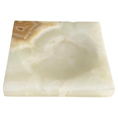 Large Ashtray Vide Poche in Onyx Square shape White color Polished, Italy 1960