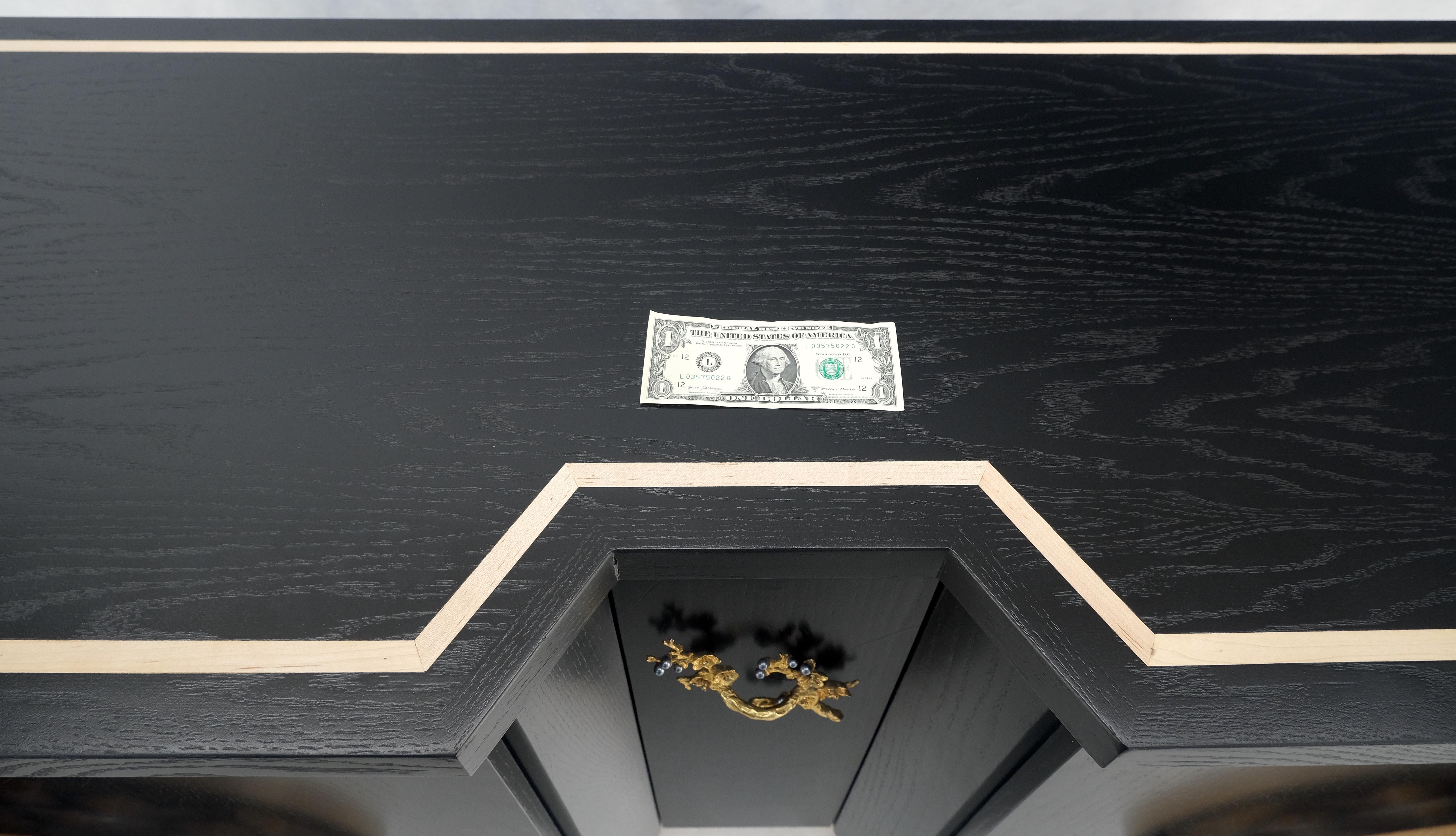 Grande cassettiera asiatica in lacca nera con ante in legno intagliato 8 cassetti Credenza in vendita 5