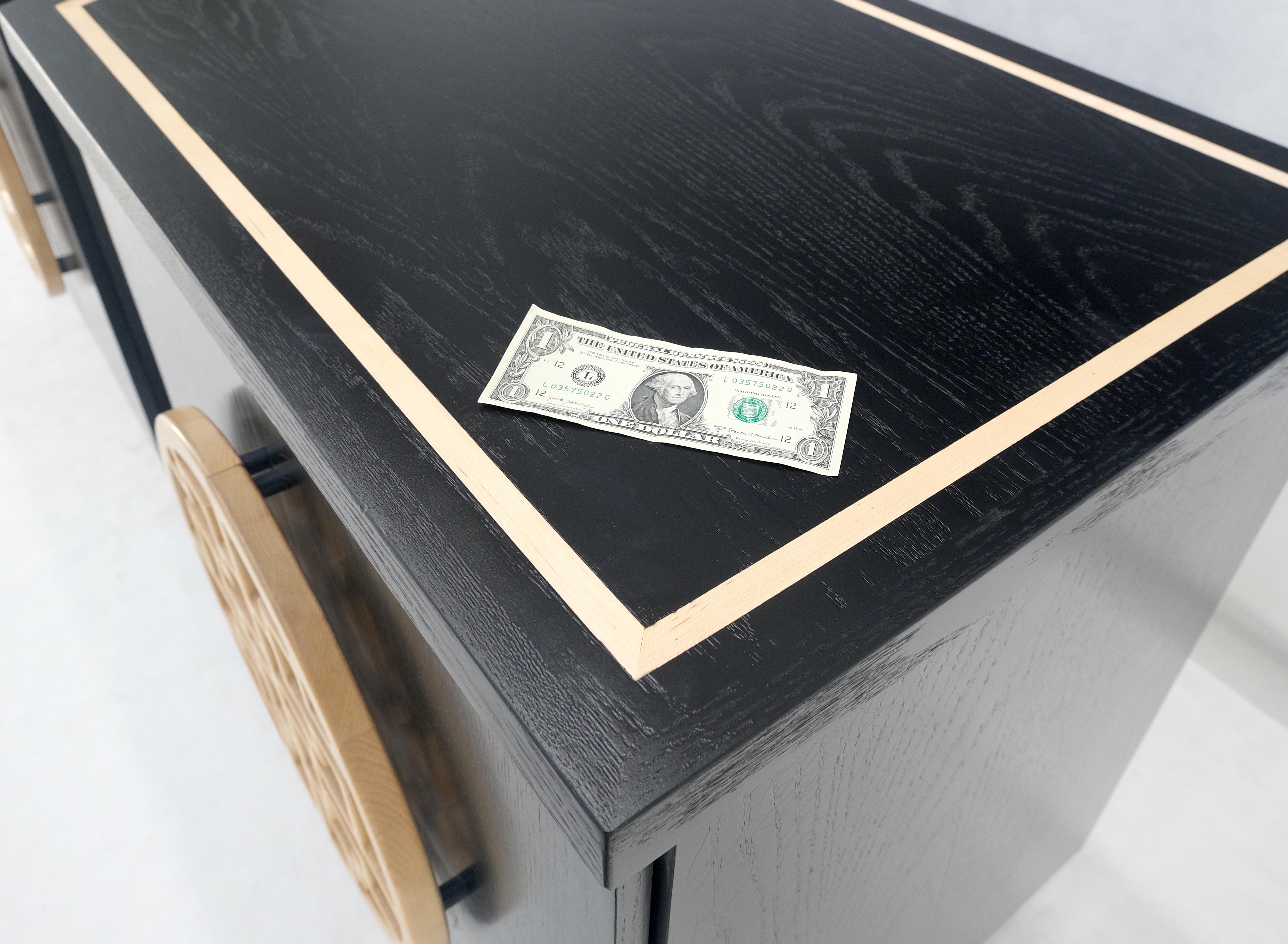 Grande cassettiera asiatica in lacca nera con ante in legno intagliato 8 cassetti Credenza in vendita 6