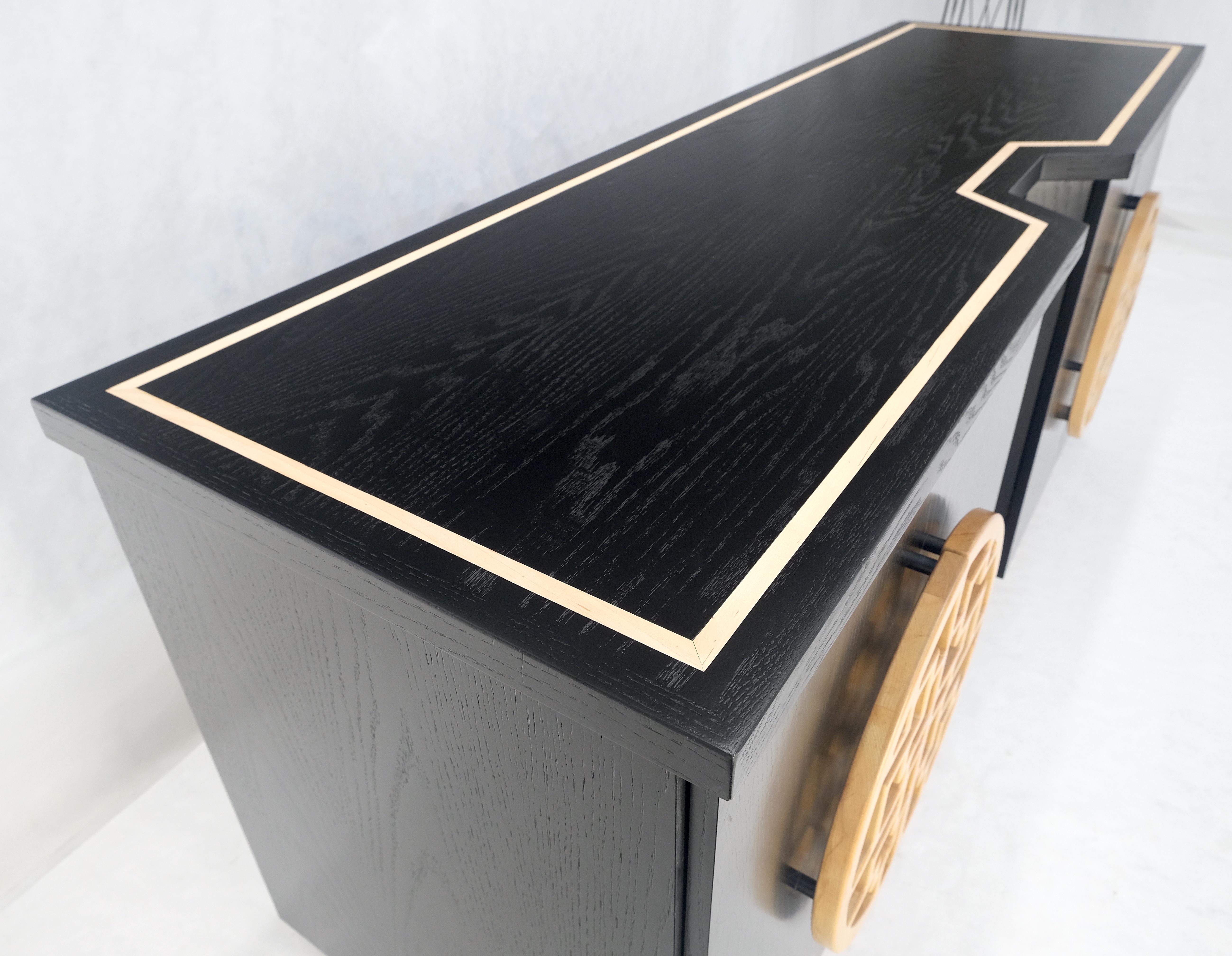 Grande cassettiera asiatica in lacca nera con ante in legno intagliato 8 cassetti Credenza in vendita 9