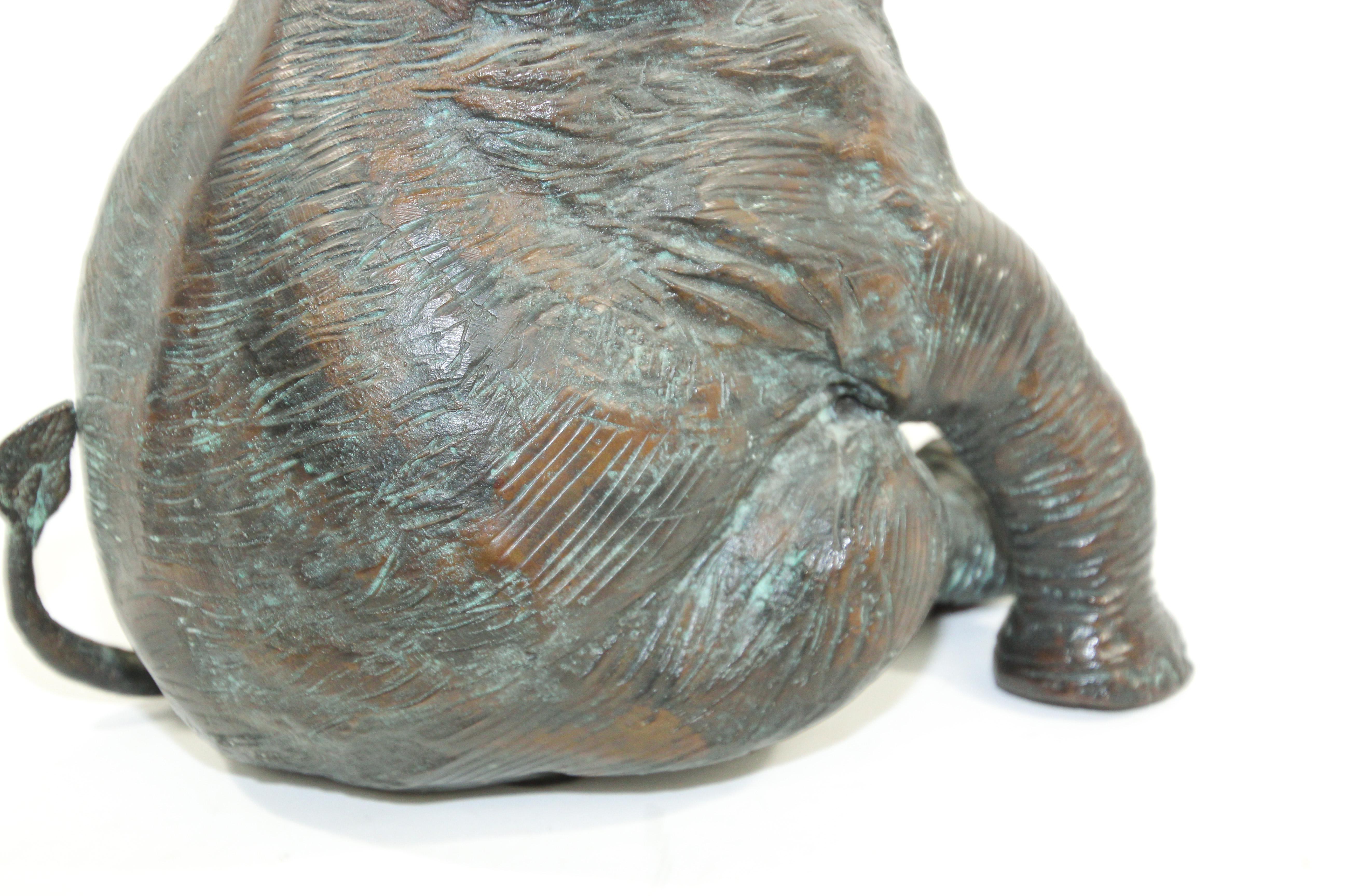 Grand éléphant asiatique en bronze avec malle 8