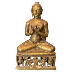 Gran escultura budista india asiática Siddhartha Gautama sentado Buda de bronce