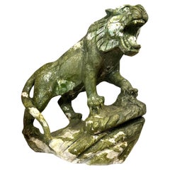 Grande tigre asiatica di pietra verde e bianca di grandi dimensioni