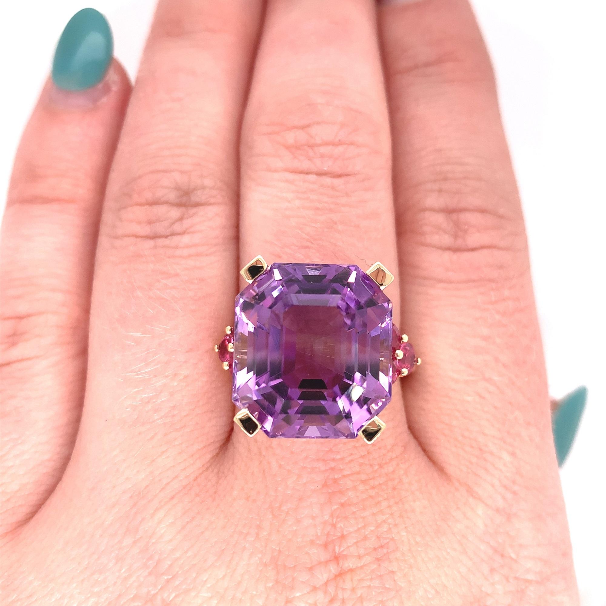 Large Asscher 20 carat Amethyst & Ruby Ring In Excellent Condition For Sale In Big Bend, WI