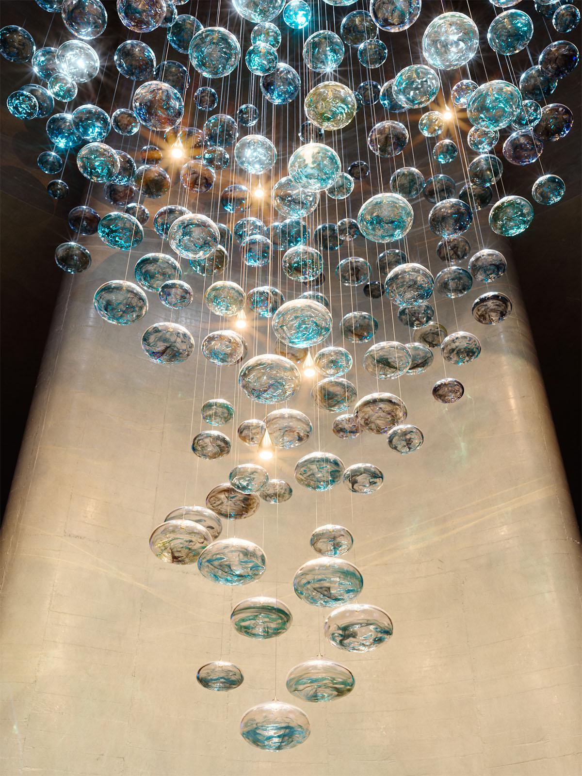 Britannico Lampada a sospensione a cono asimmetrica grande di Rock and Soar in vendita