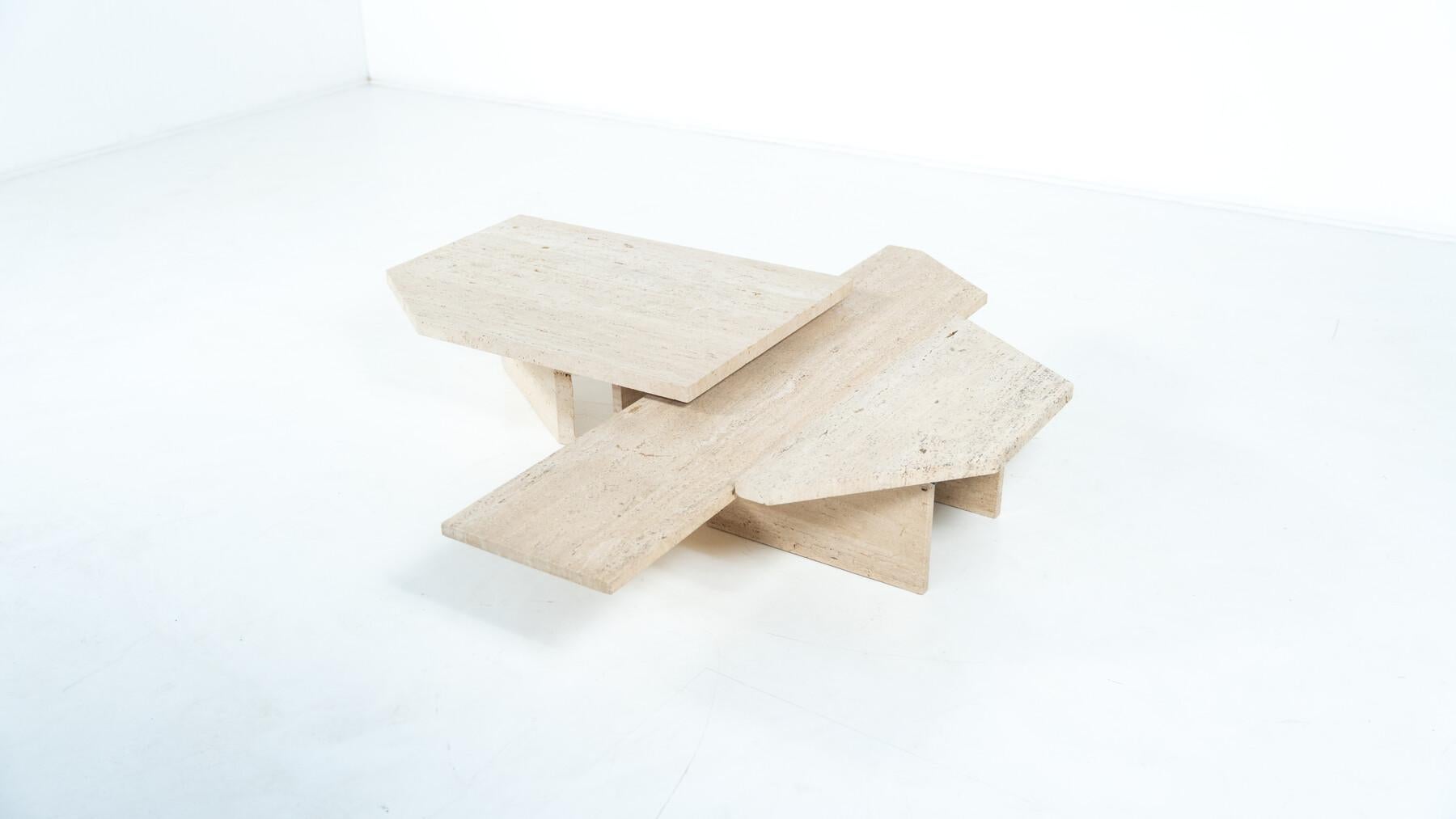 Grande table basse asymétrique attribuée à Willy Ballez, travertin, années 1970 en vente 6