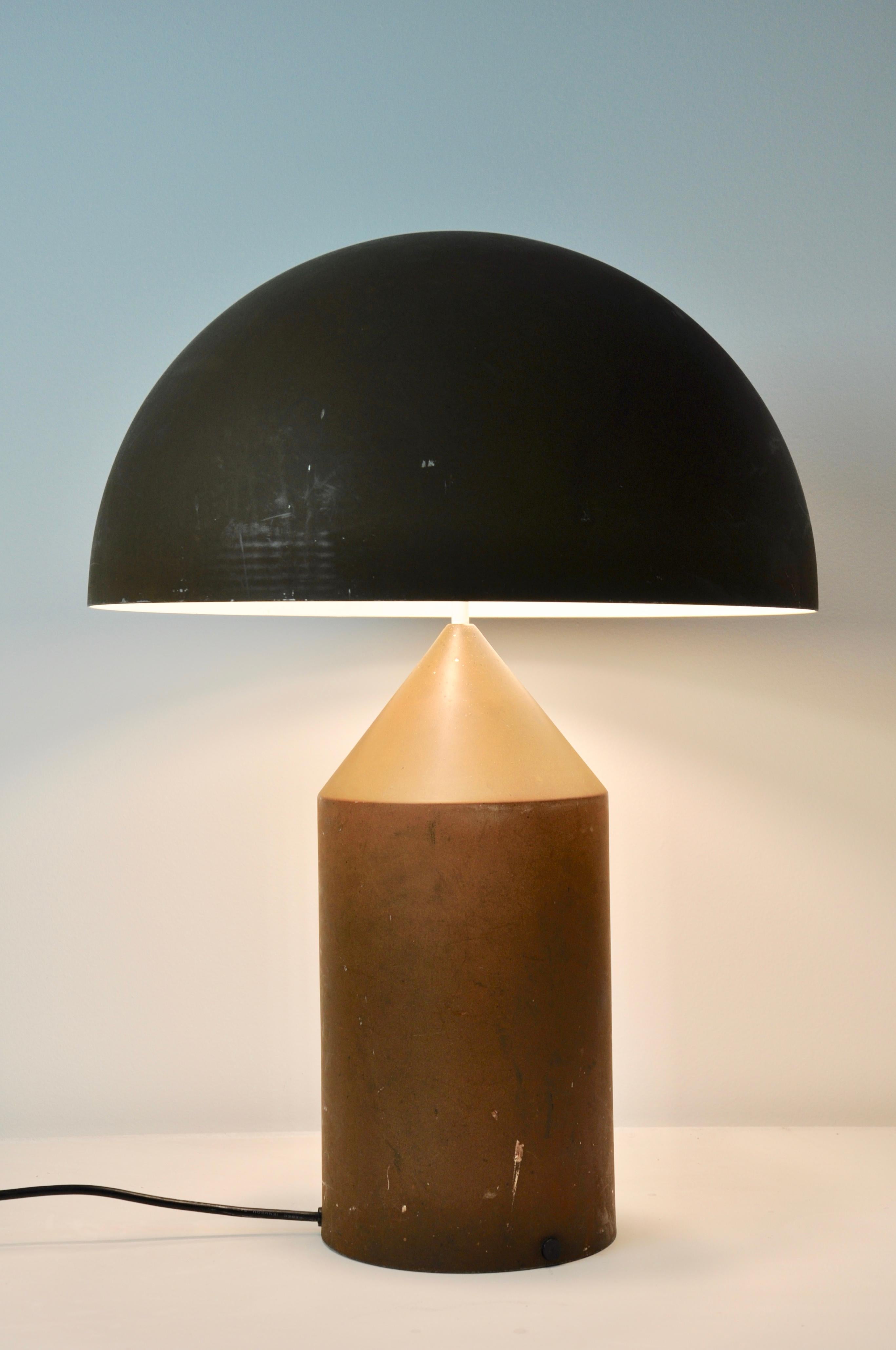 Large Atollo Table Lamp by Vico Magistretti for Oluce, 1960s In Good Condition In Lasne, BE