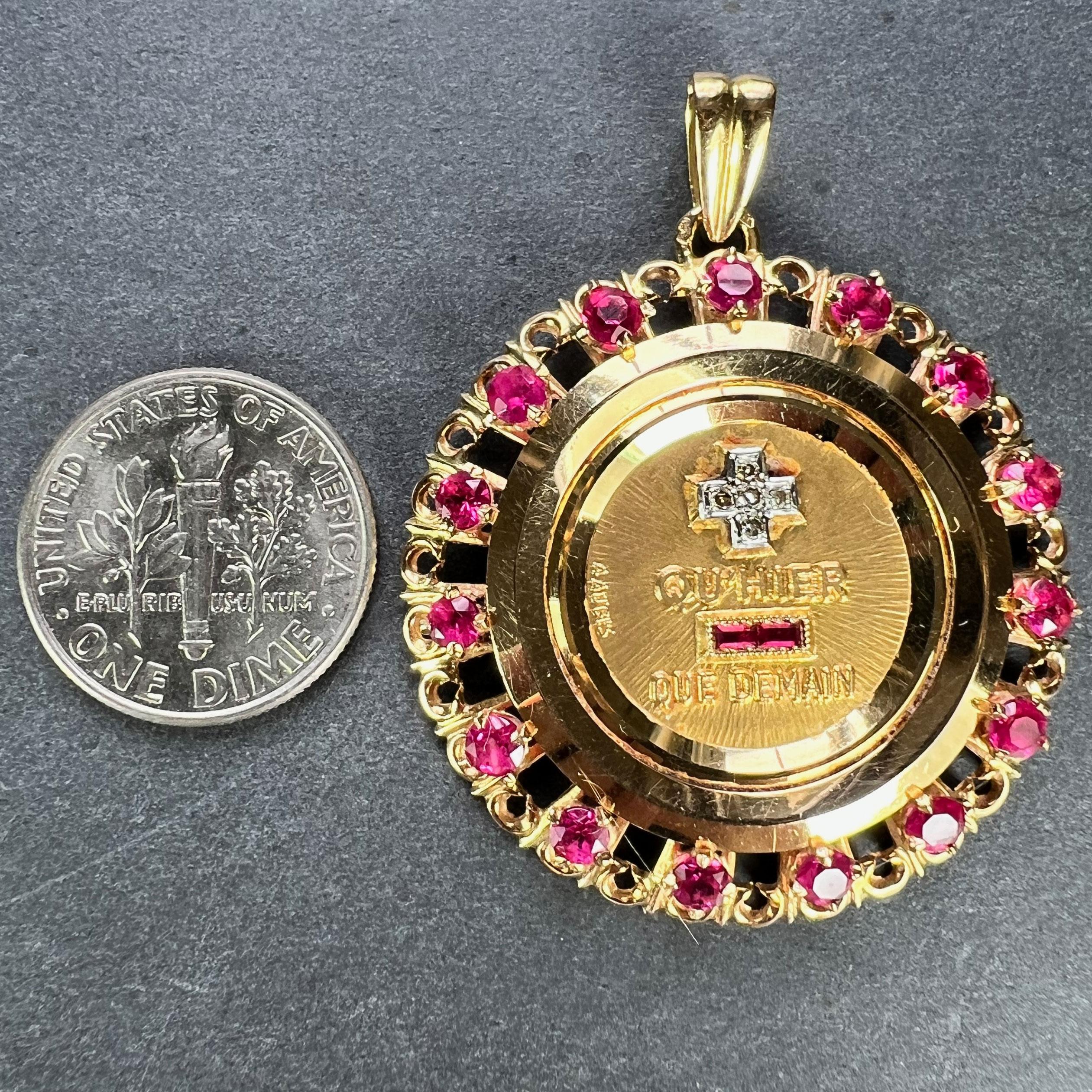 Grand pendentif A Augis Plus Qu'Hier Ruby Halo en or jaune 18K Médaille de l'amour en vente 6