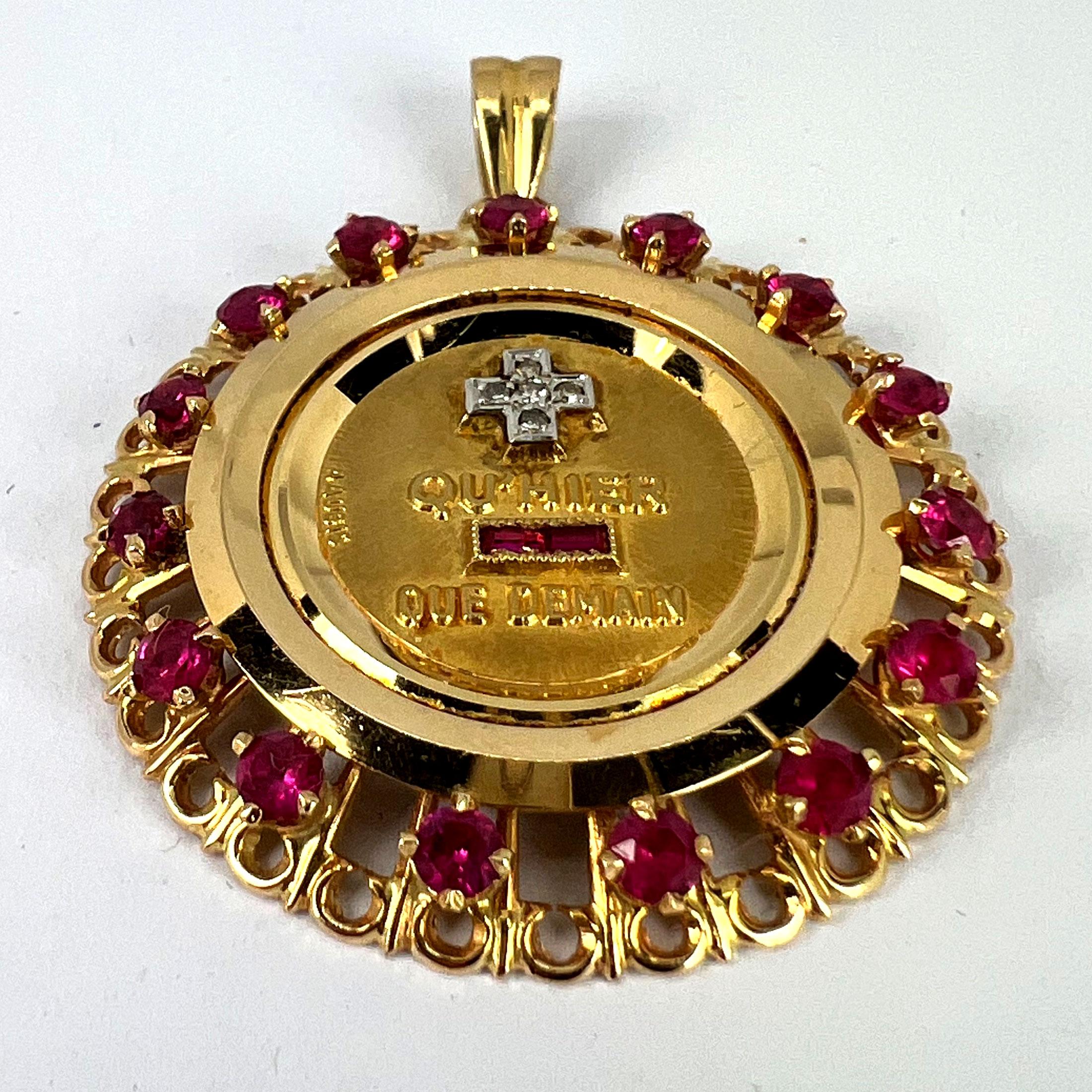 Grand pendentif A Augis Plus Qu'Hier Ruby Halo en or jaune 18K Médaille de l'amour en vente 9