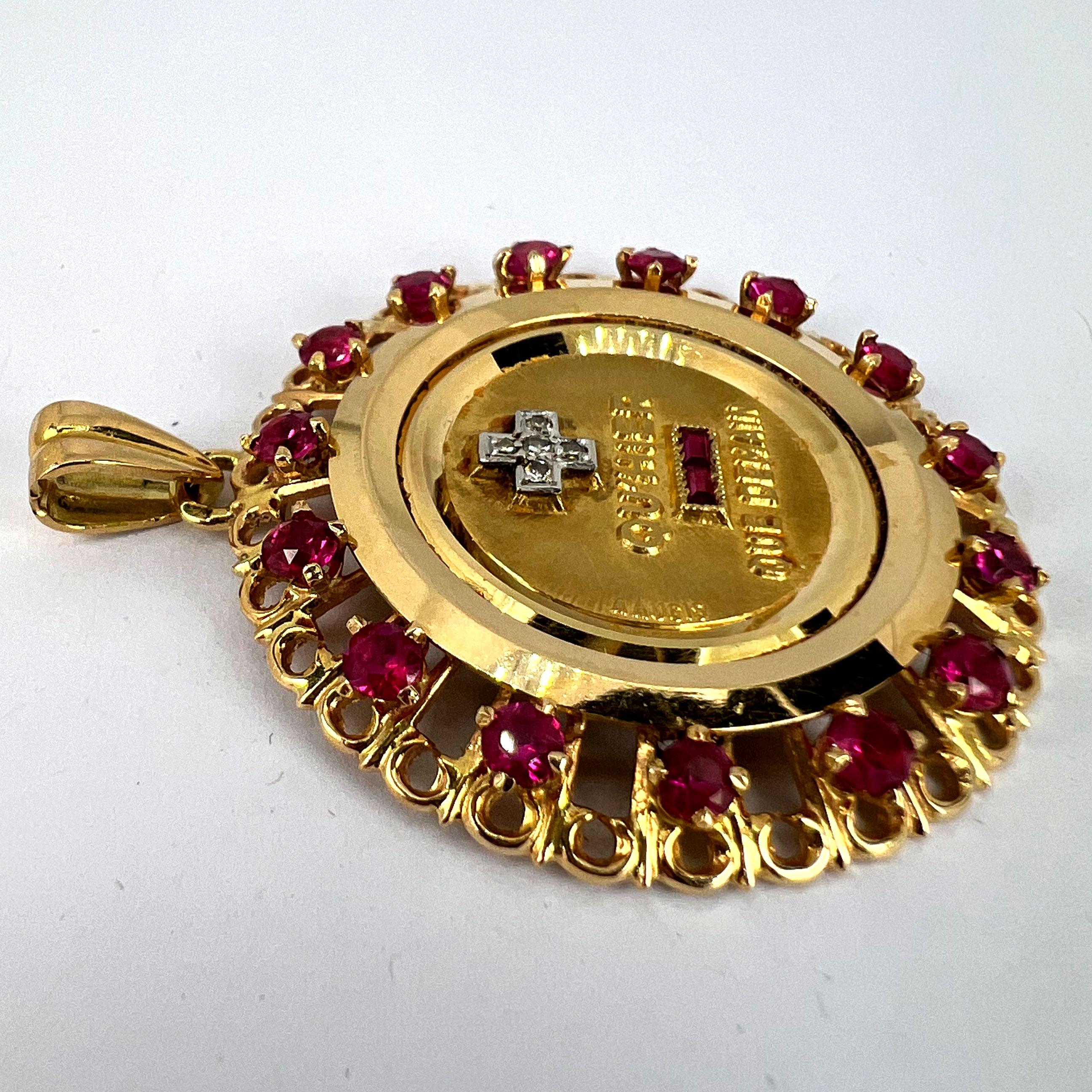 Grand pendentif A Augis Plus Qu'Hier Ruby Halo en or jaune 18K Médaille de l'amour en vente 10