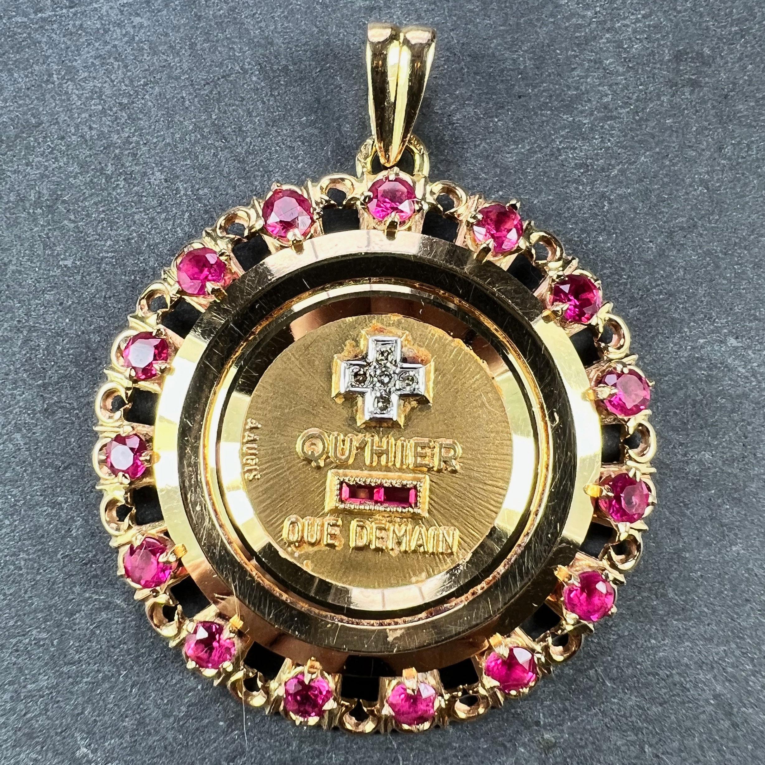 Pendentif en or jaune 18 carats (18K) et rubis avec un rébus épelant 