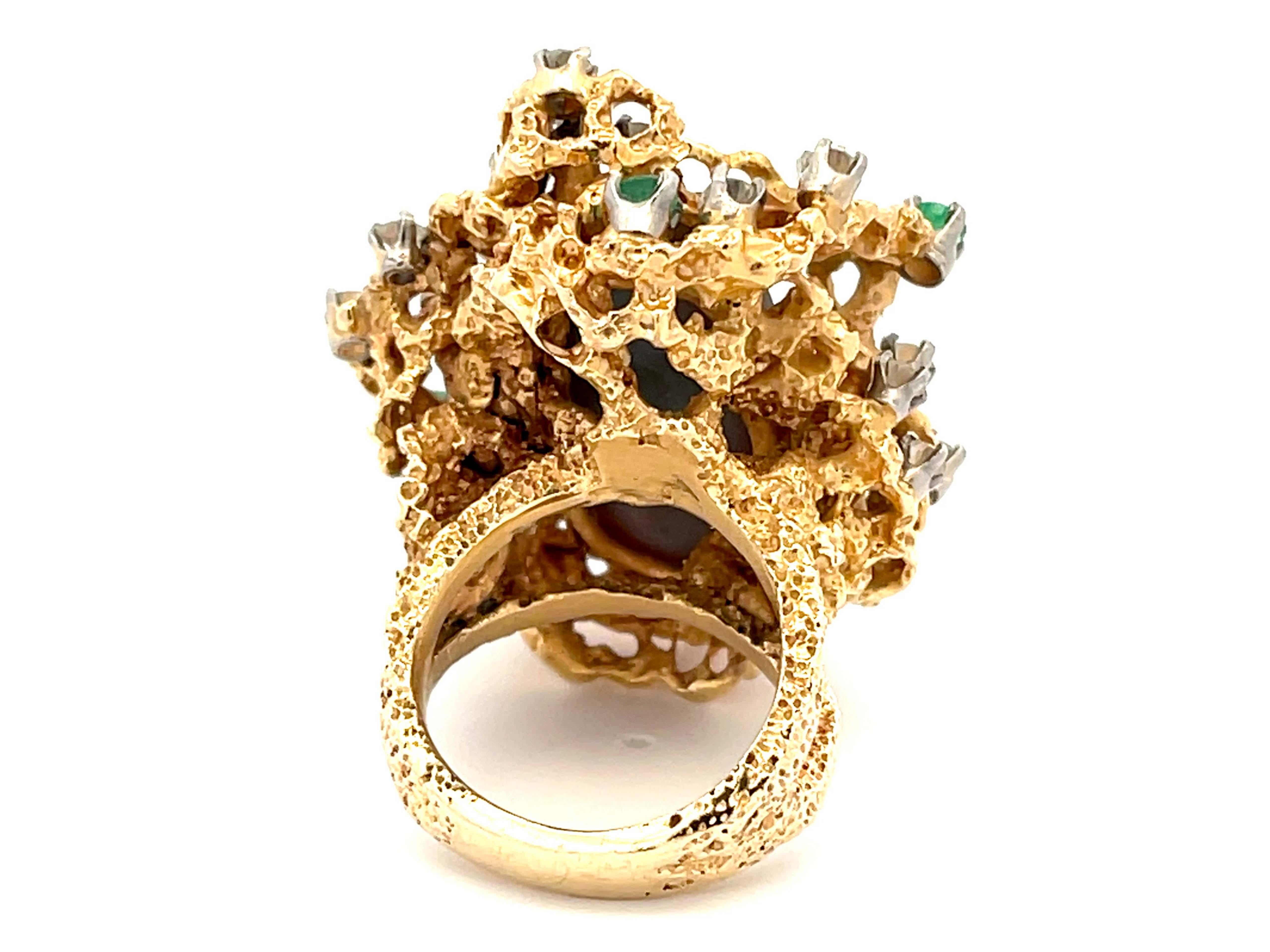 Großer australischer Lichter-Ring aus 14 Karat Gelbgold mit Opal, Smaragd und Diamant 9