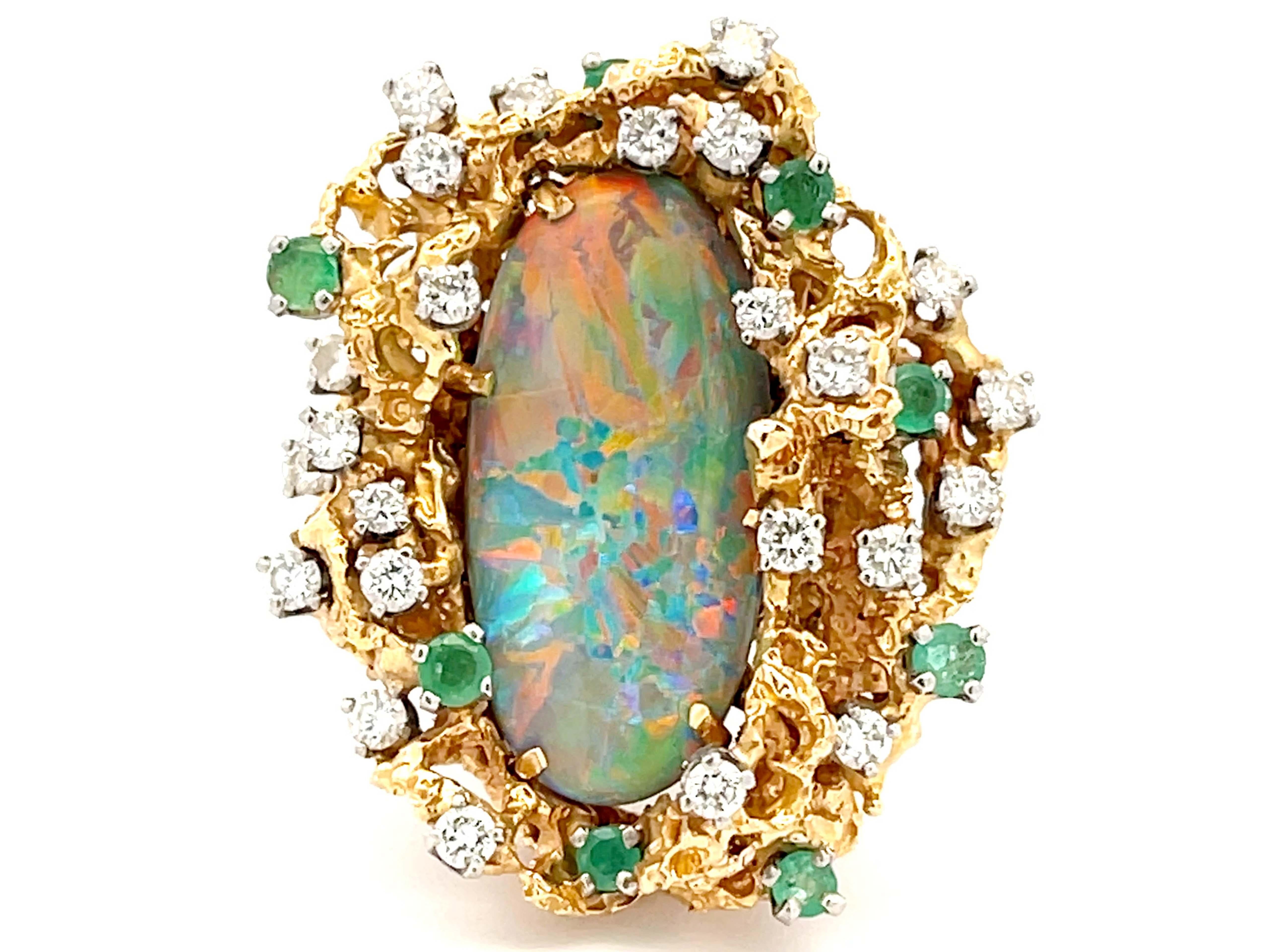 Großer australischer Lichter-Ring aus 14 Karat Gelbgold mit Opal, Smaragd und Diamant im Zustand „Hervorragend“ in Honolulu, HI