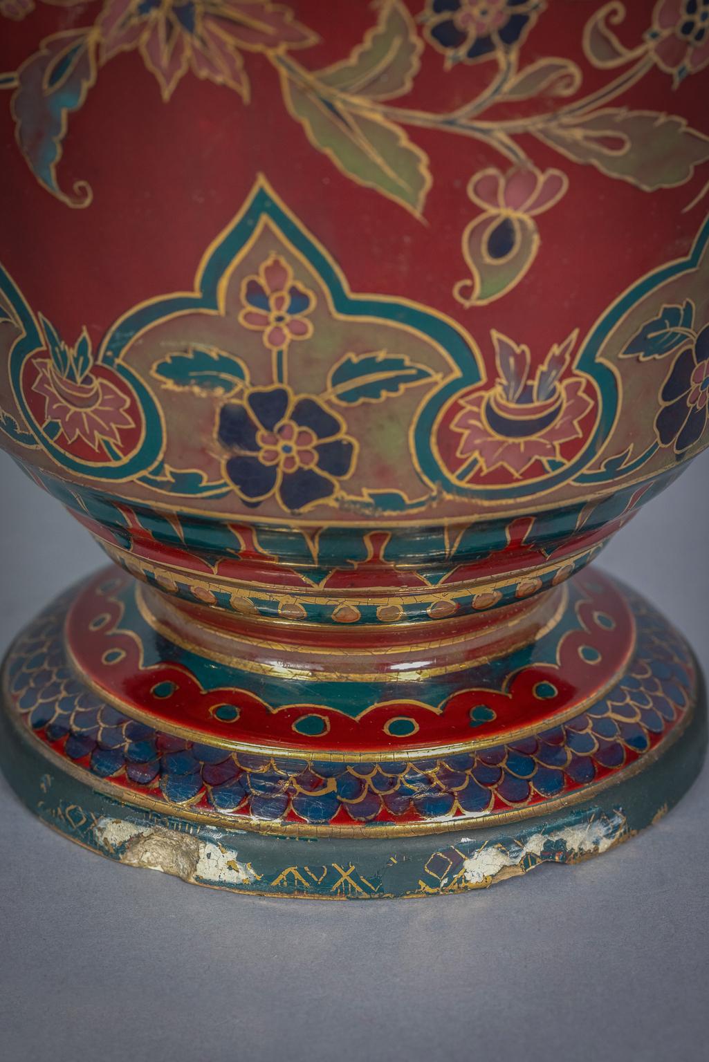 Grand vase autrichien Art Nouveau à deux poignées en poterie de fond marron, année 1890 en vente 2
