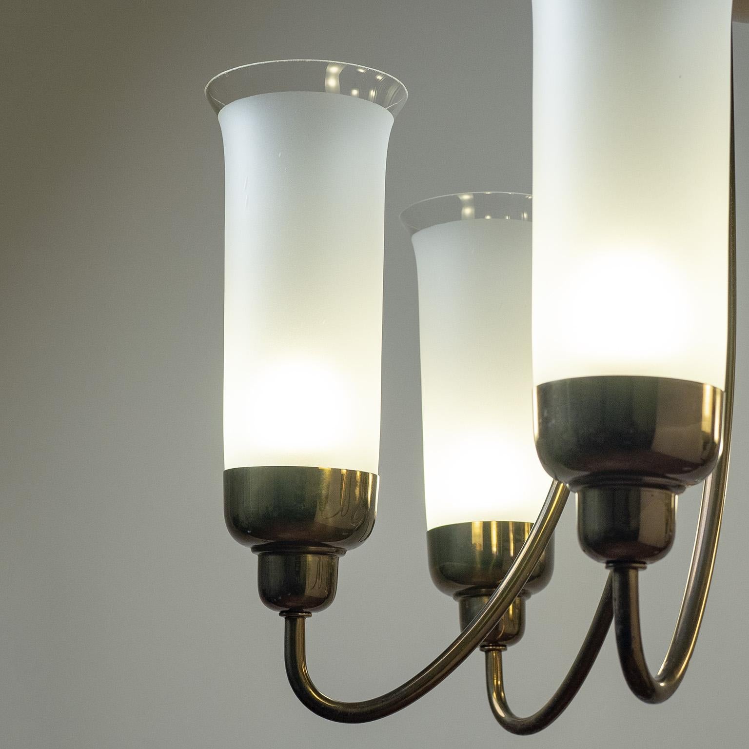 Grand lustre autrichien en laiton et verre, années 1940 en vente 3