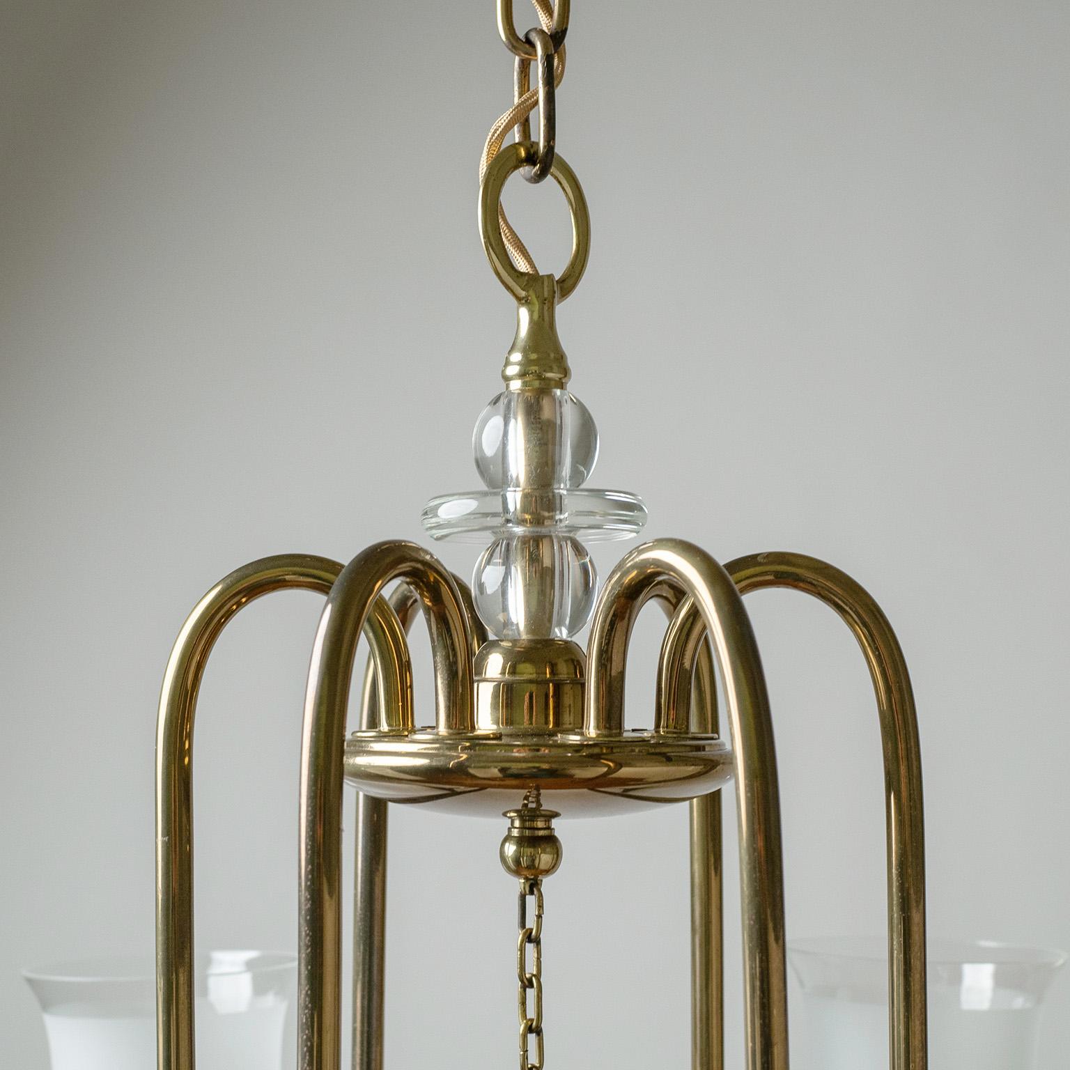 Grand lustre autrichien en laiton et verre, années 1940 Bon état - En vente à Vienna, AT