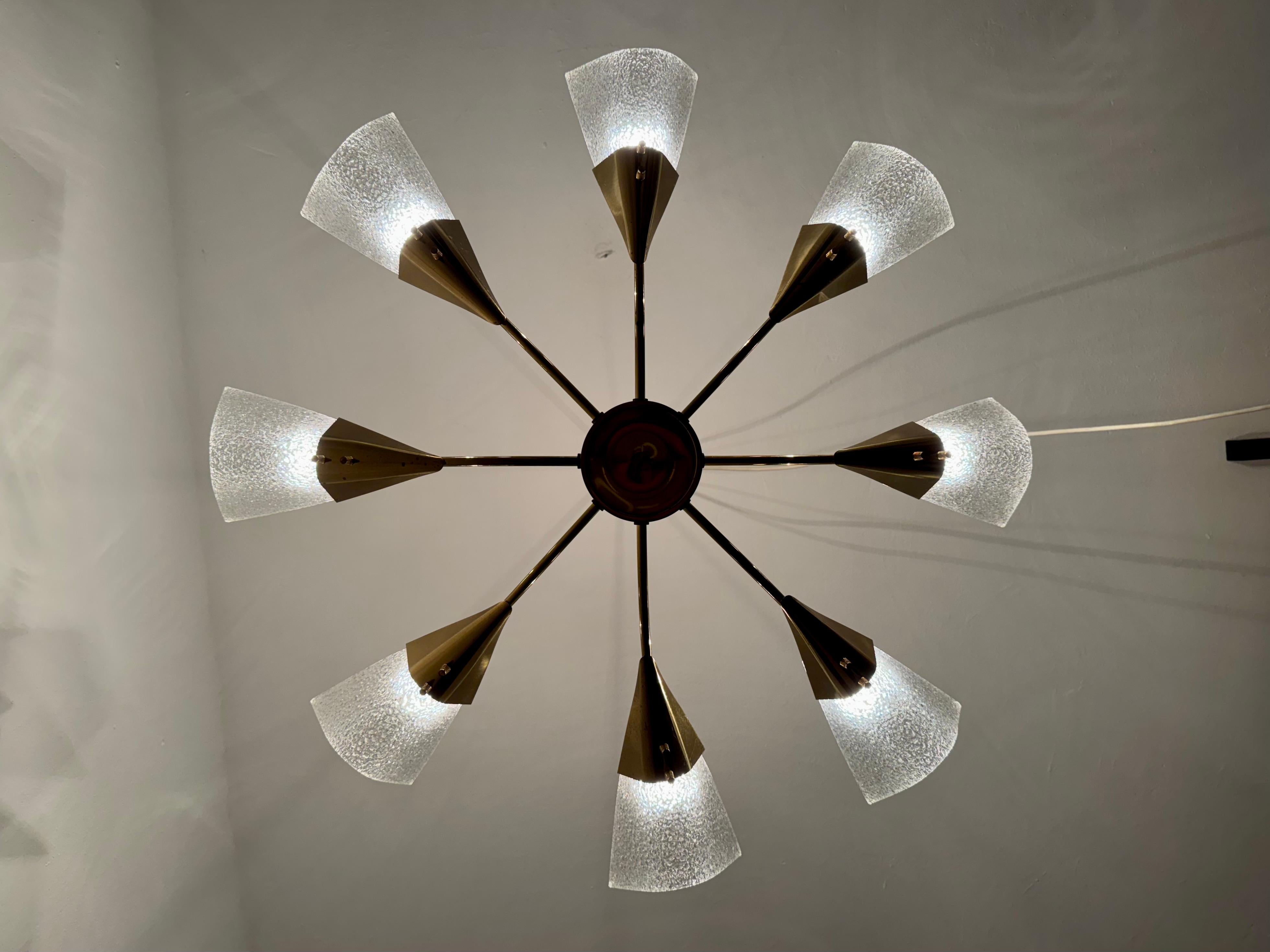 Grande lampadario austriaco in ottone di Rupert Nikoll in vendita 7