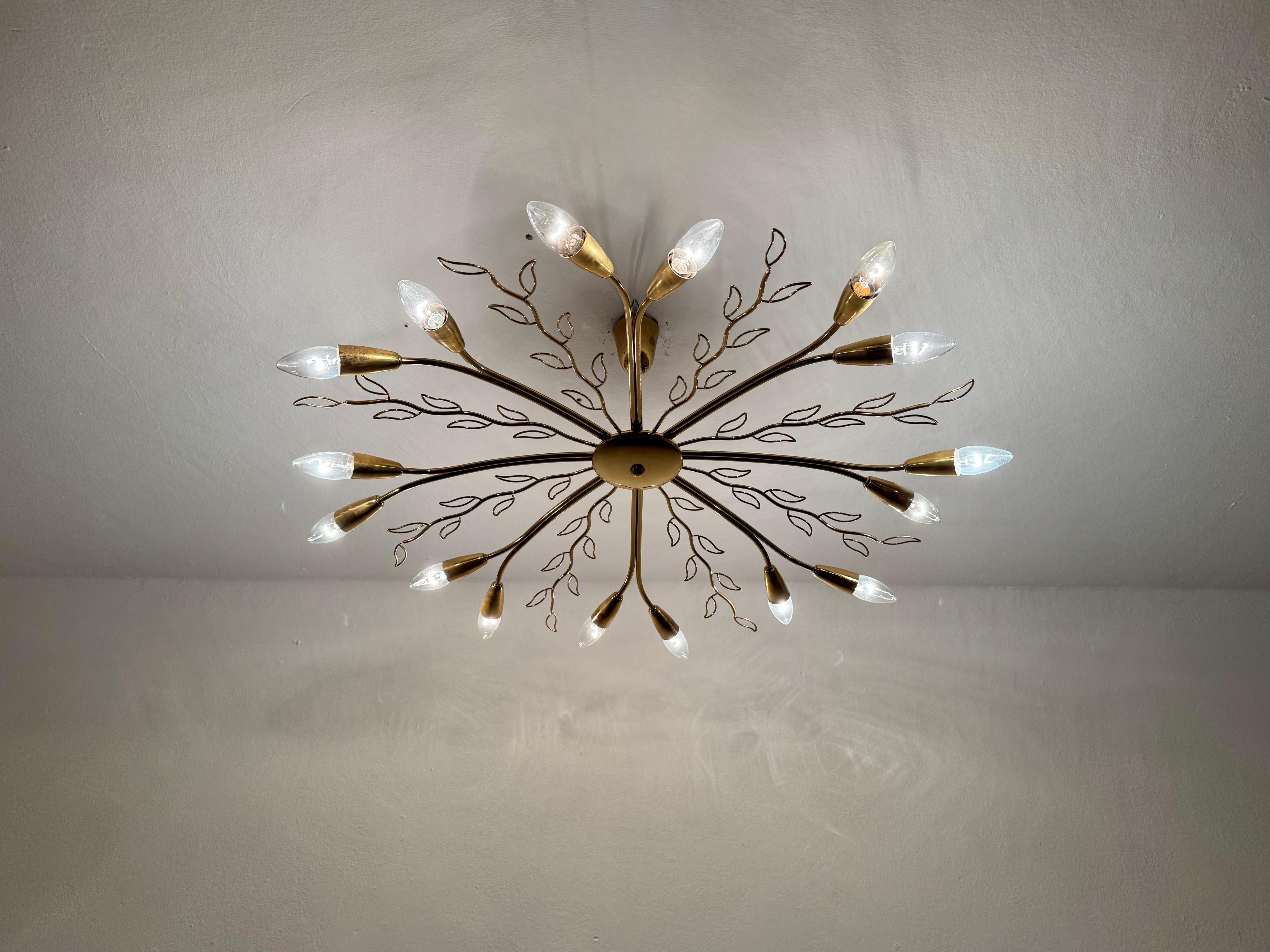 Large Austrian Brass Chandelier by Rupert Nikoll in vendita 7