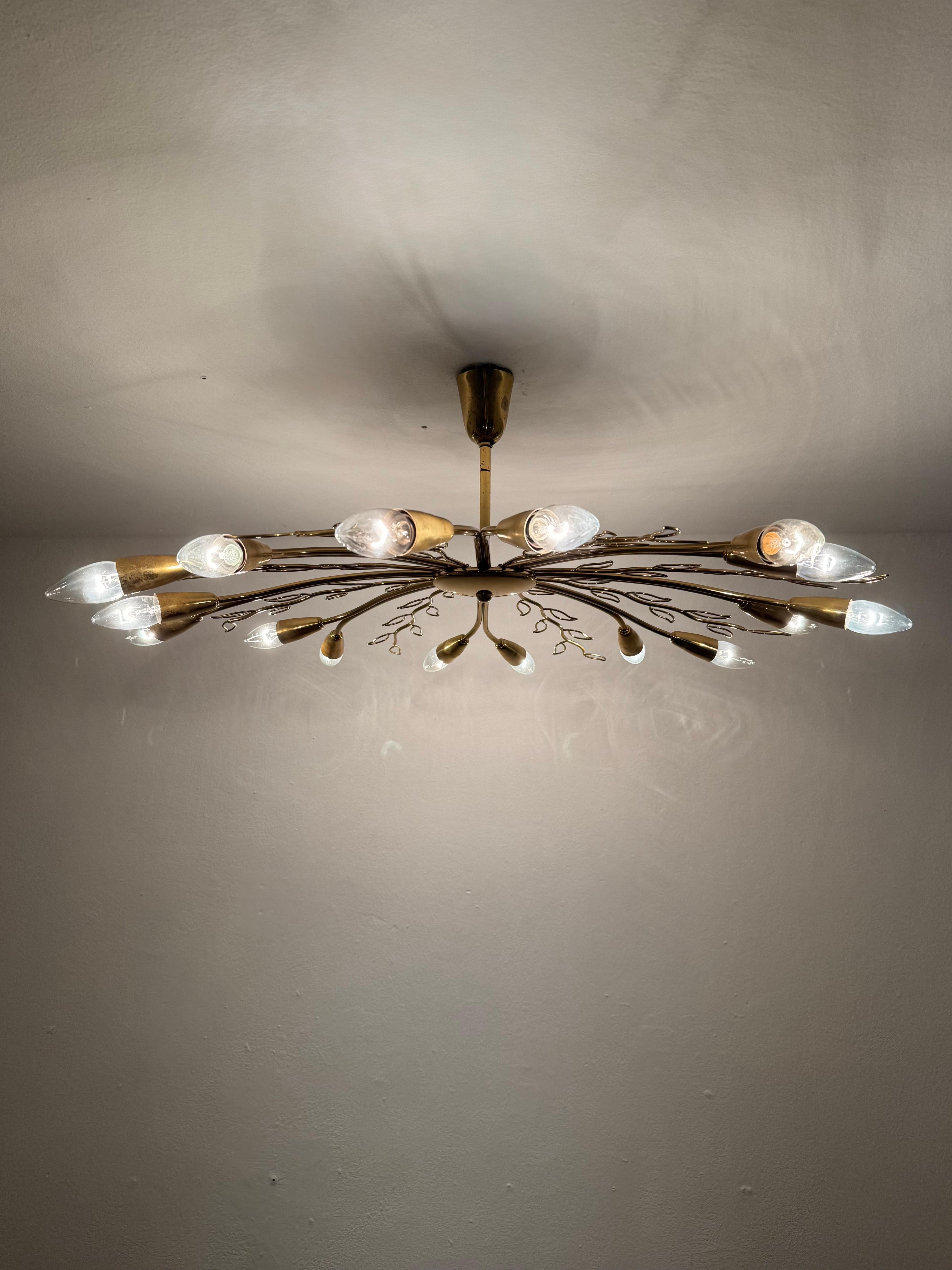 Large Austrian Brass Chandelier by Rupert Nikoll in vendita 8
