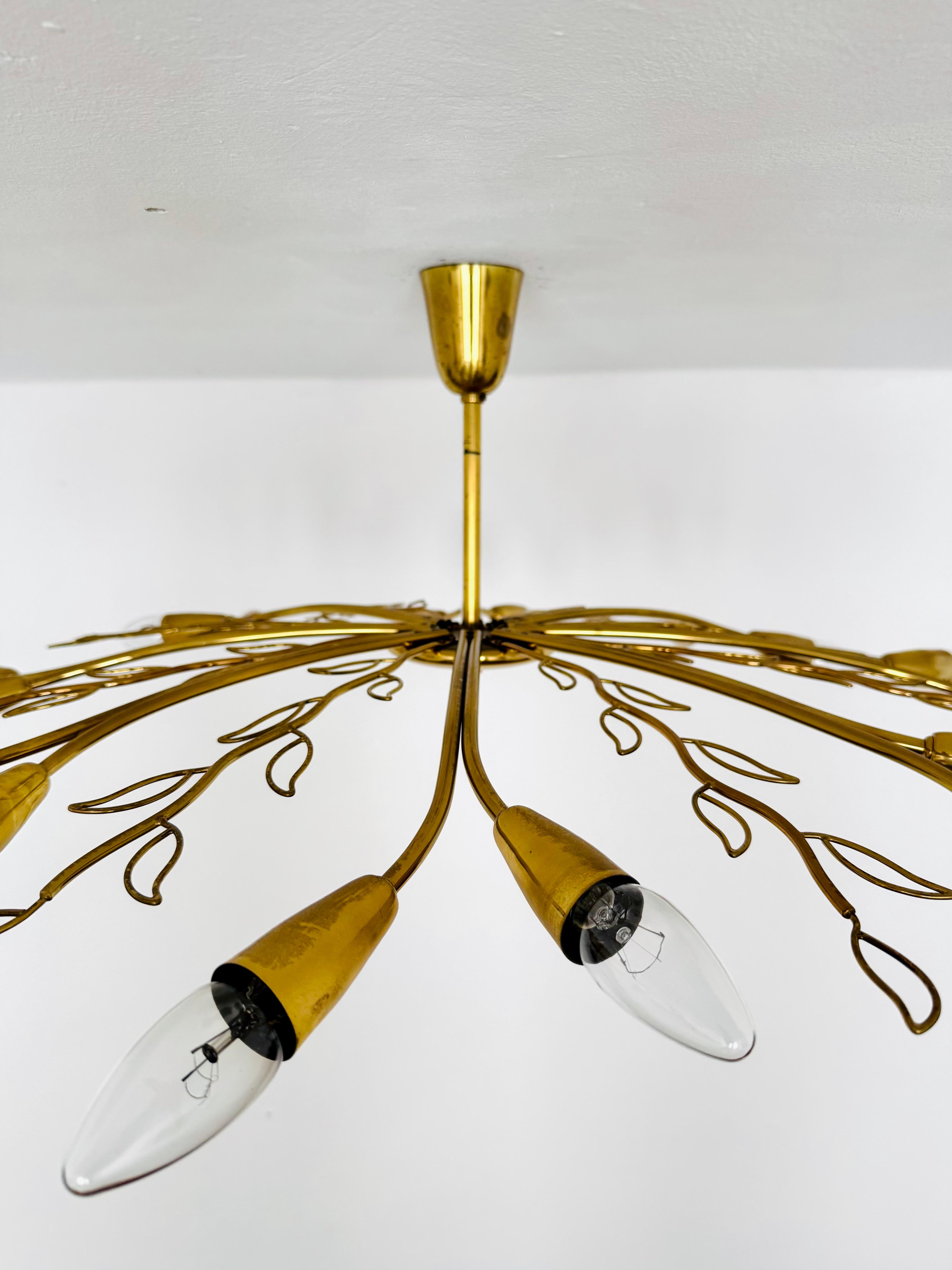 Large Austrian Brass Chandelier by Rupert Nikoll in vendita 1