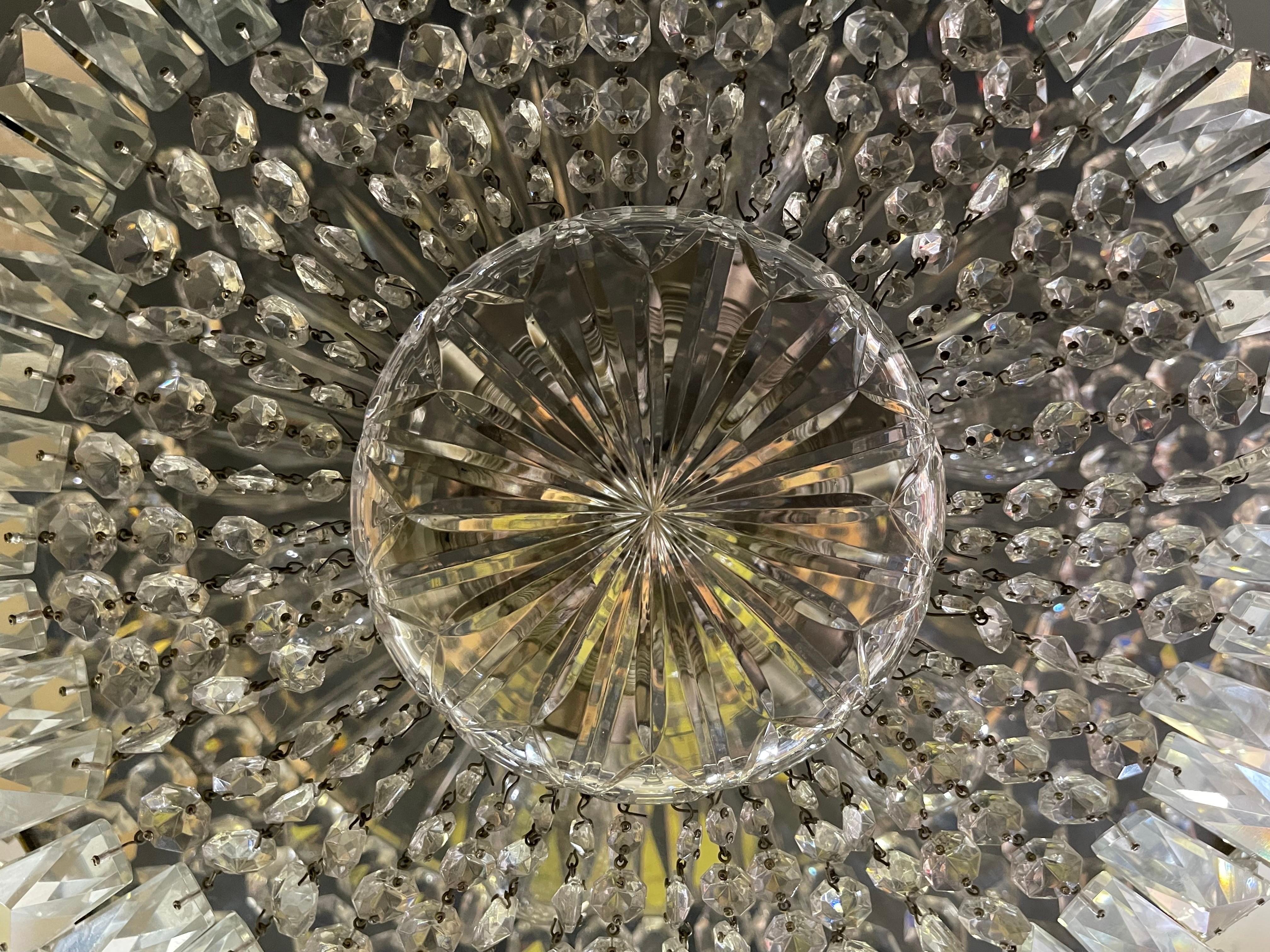 Grande monture en cristal taillé autrichienne, Bakalowits, datant des années 1940 environ en vente 1