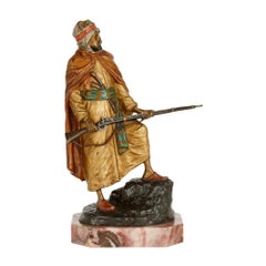 Grande scultura figurativa austriaca in bronzo dipinta a freddo