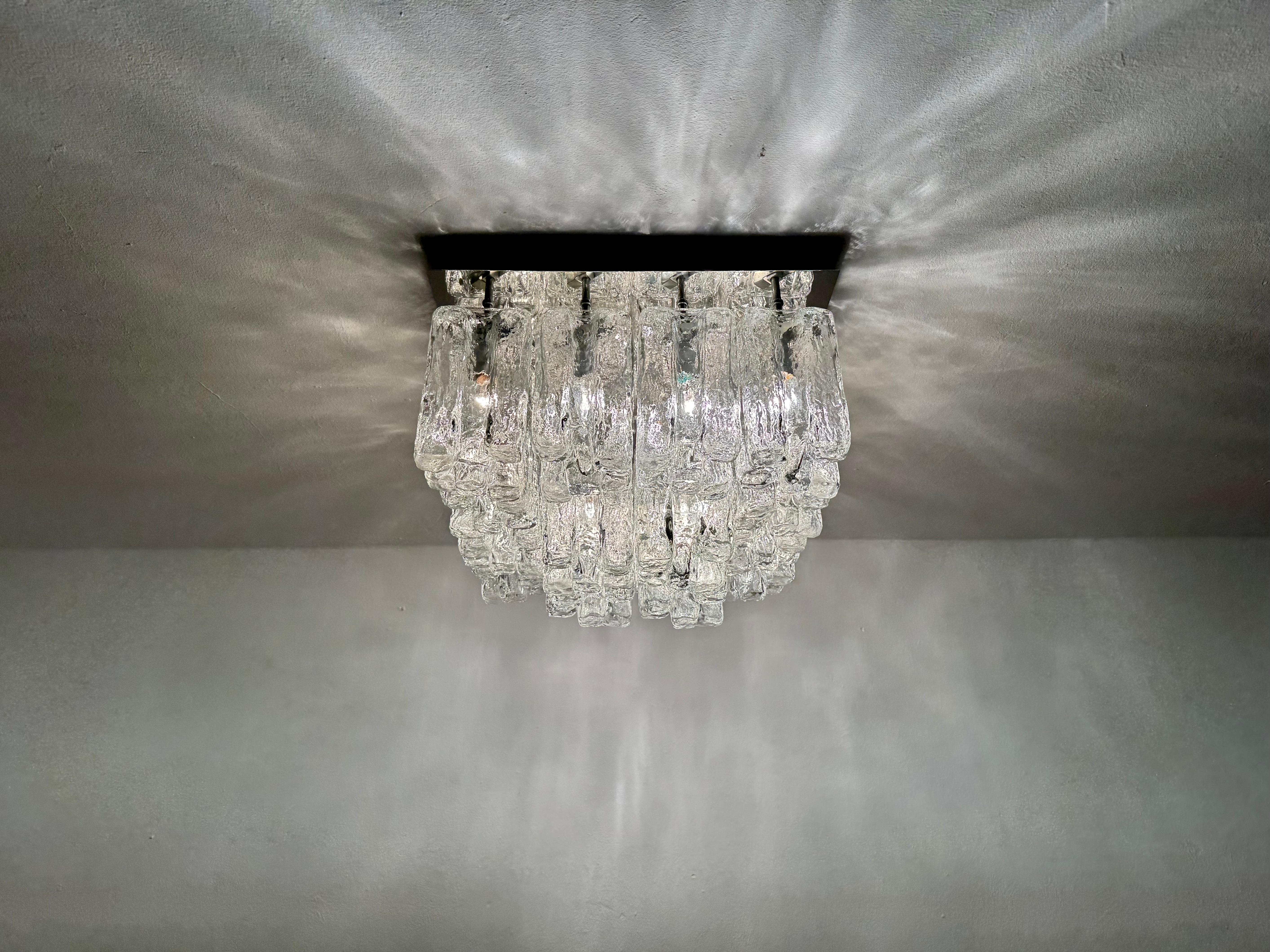 Luz empotrada grande Granada austriaca de J.T. Kalmar en venta 2