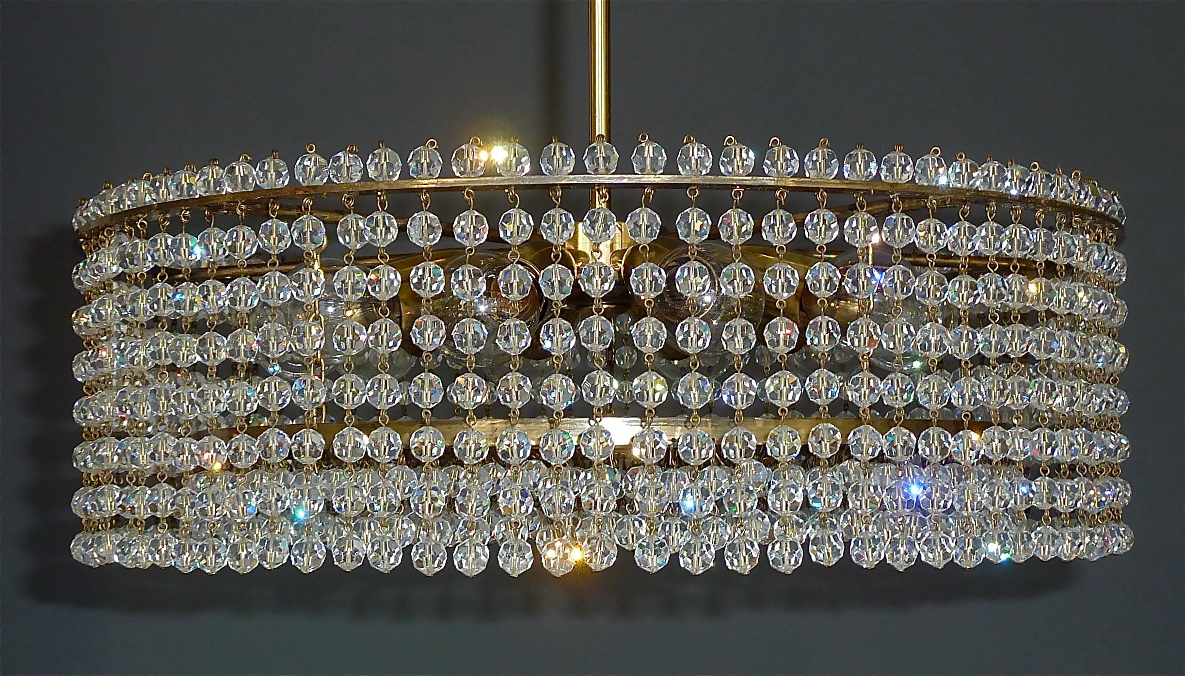 Grand lustre autrichien Lobmeyr Langzernsdorf de 1950 en verre de cristal à facettes et laiton en vente 1