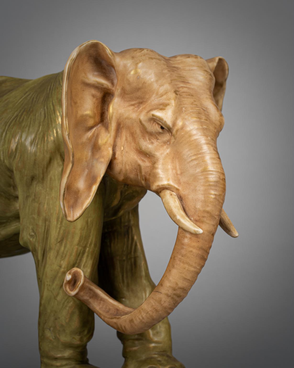 Large Austrian Pottery Elephant, circa 1900 In condizioni buone in vendita a New York, NY