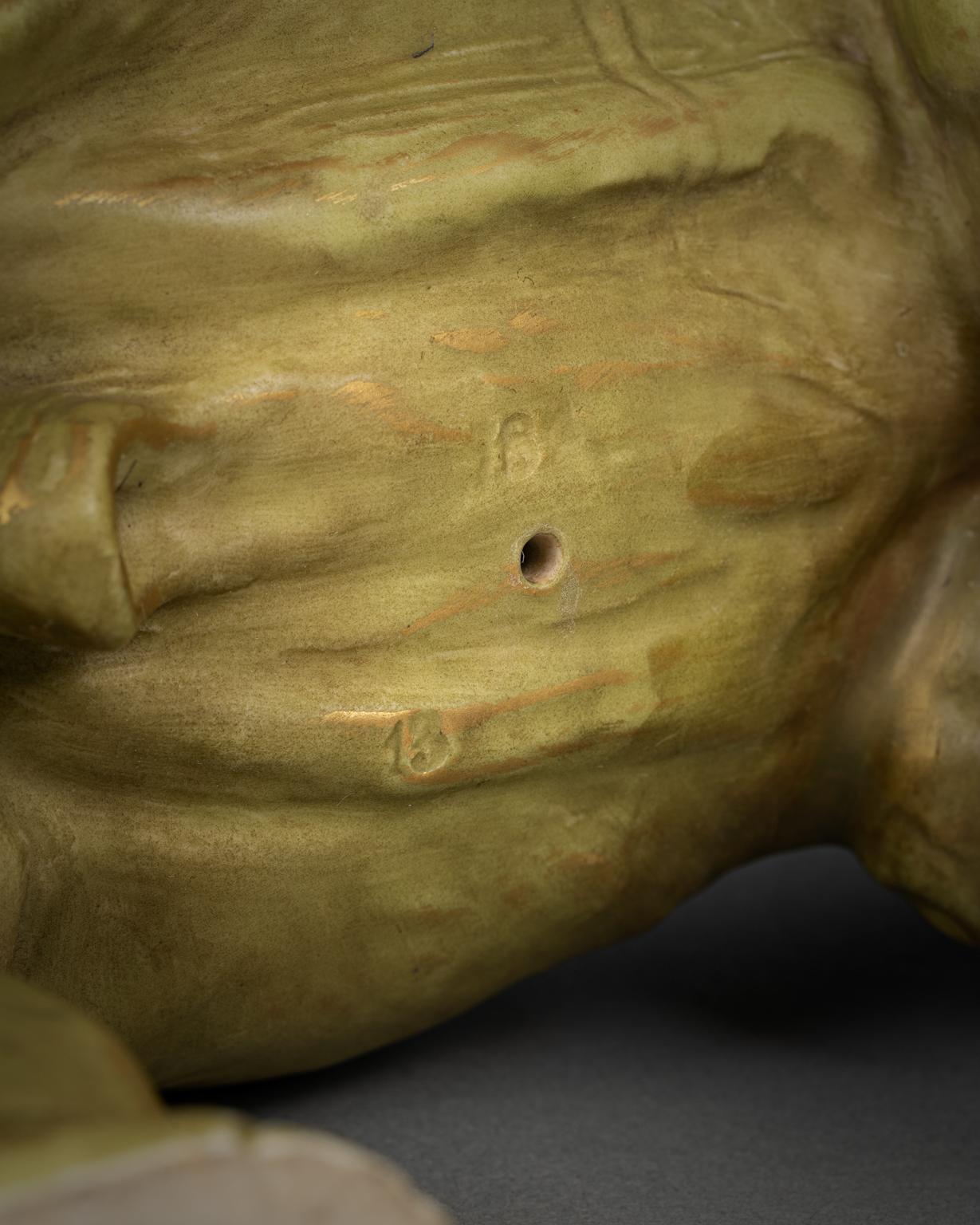 Inizio XX secolo Large Austrian Pottery Elephant, circa 1900 in vendita