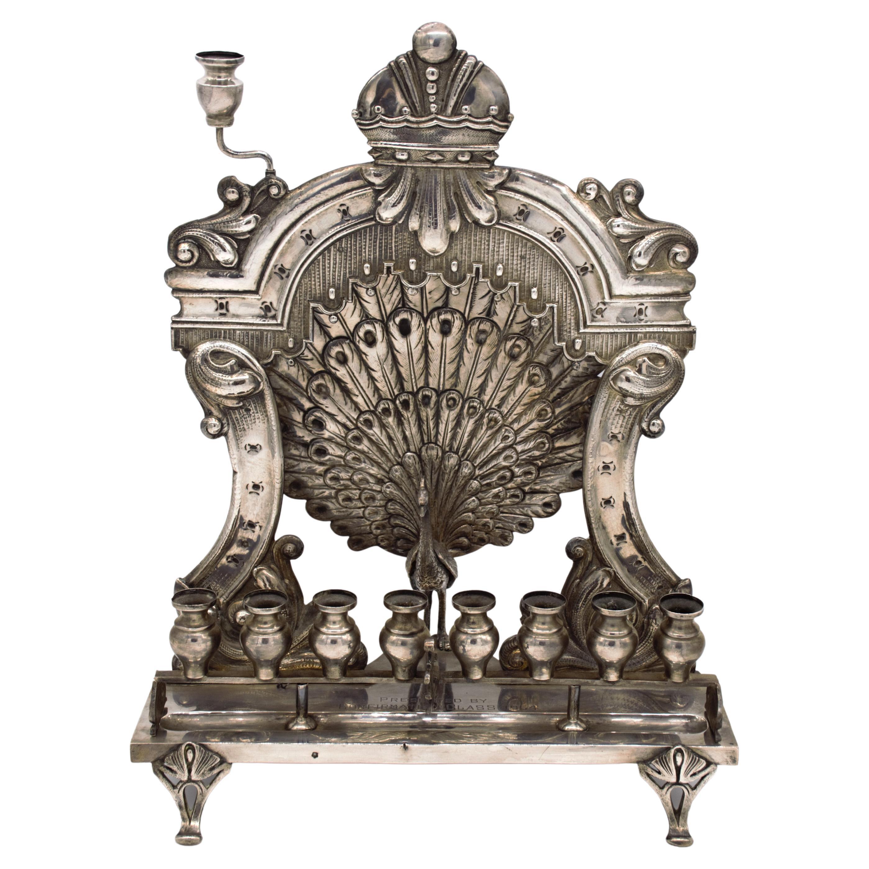 Grande lampe autrichienne Hanukkah paon en argent, Josef Kohn, Vienne, 1872-1900 en vente