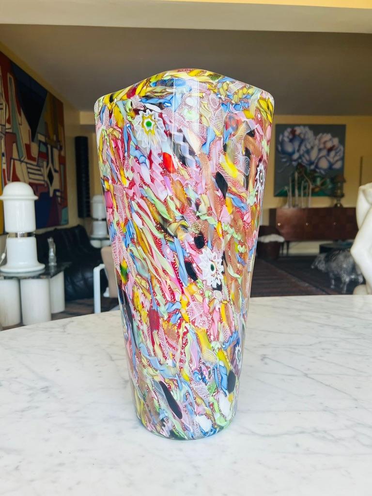 Mid-Century Modern Grand vase multicolore en verre de Murano circa 1950 