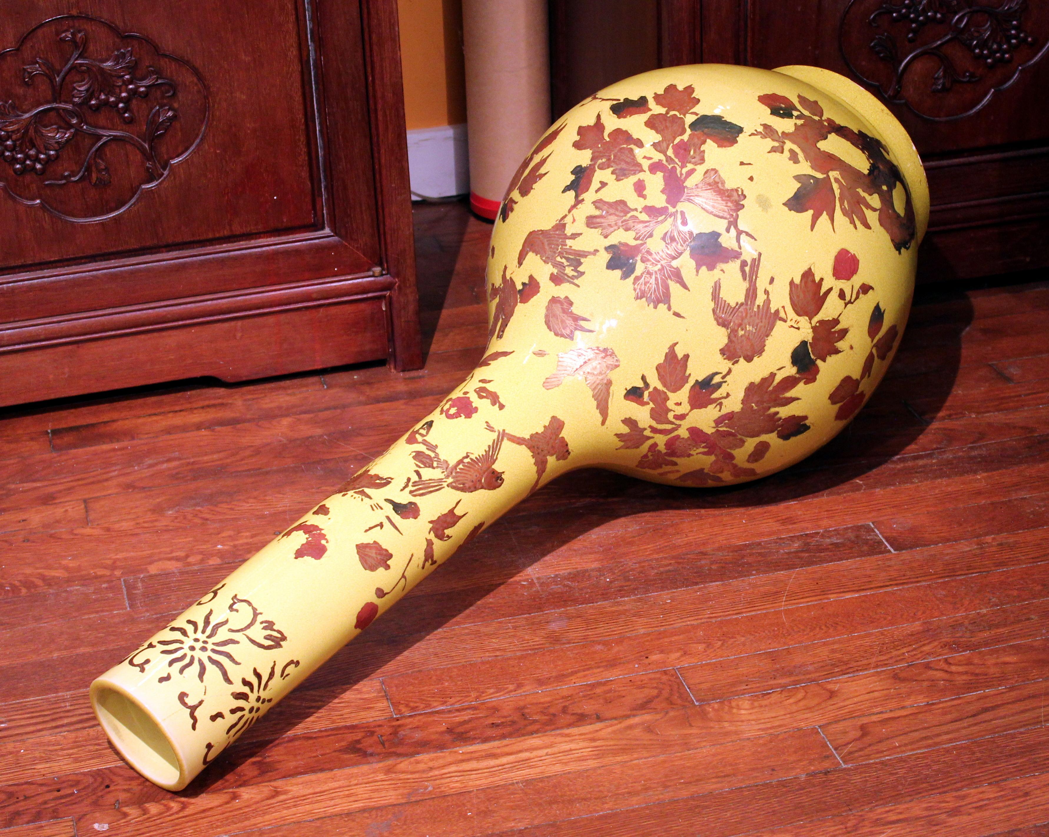 Large Awaji Pottery Bottle Floor Vase Lacquer Decoration In Good Condition For Sale In Wilton, CT