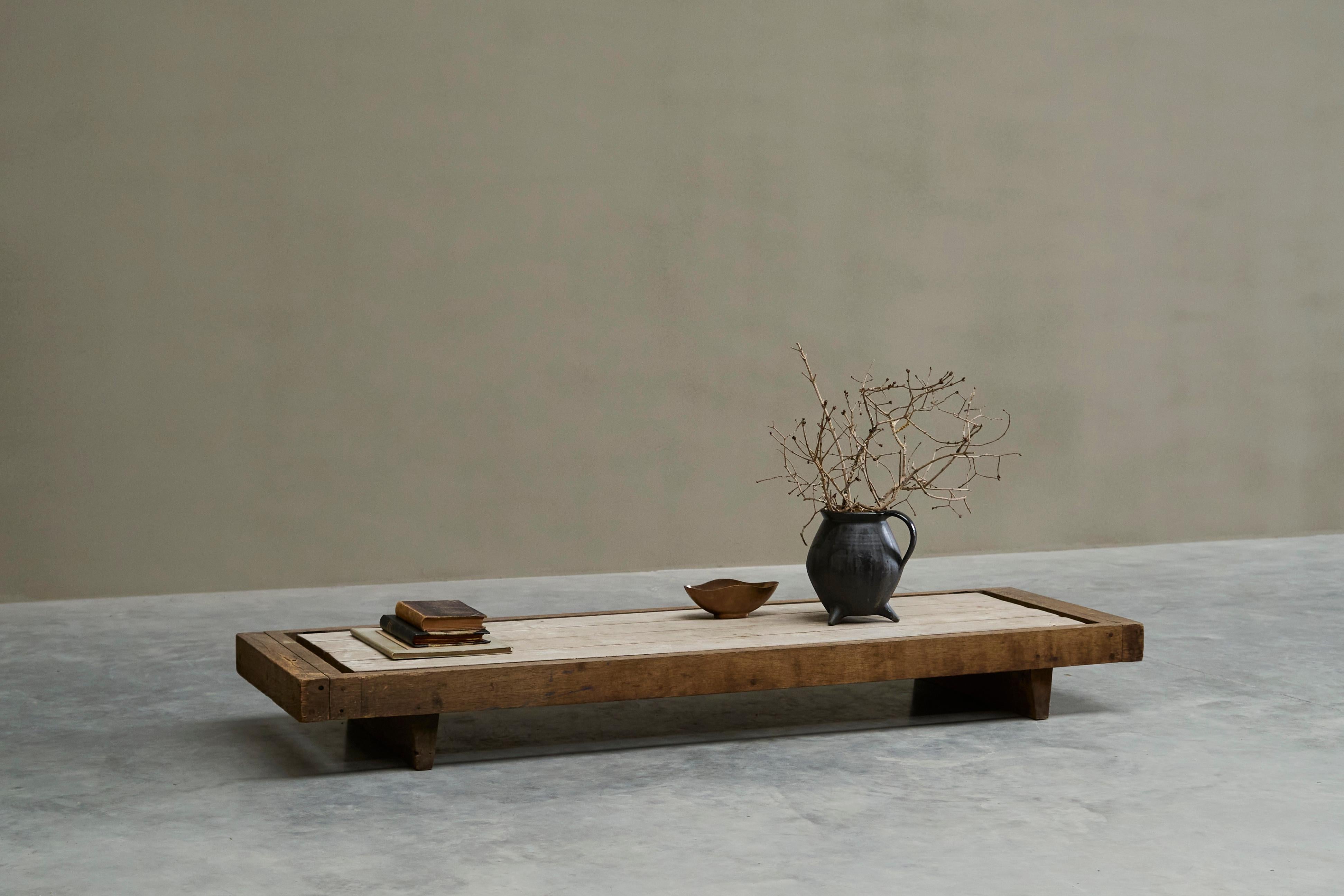 Grande table basse Axel Vervoordt style Wabi Sabi Milieu du 20e siècle en vente 4