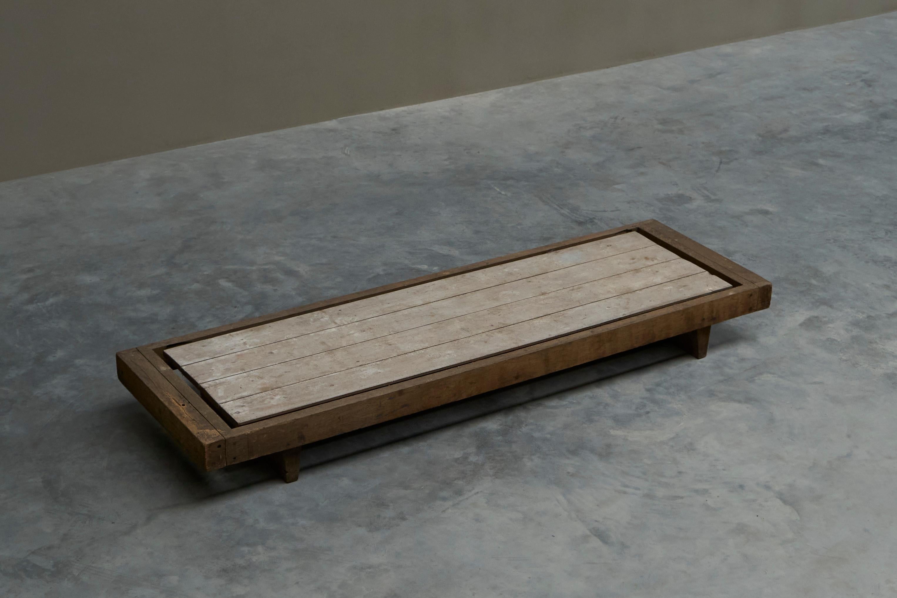 Grande table basse Axel Vervoordt style Wabi Sabi Milieu du 20e siècle en vente 8