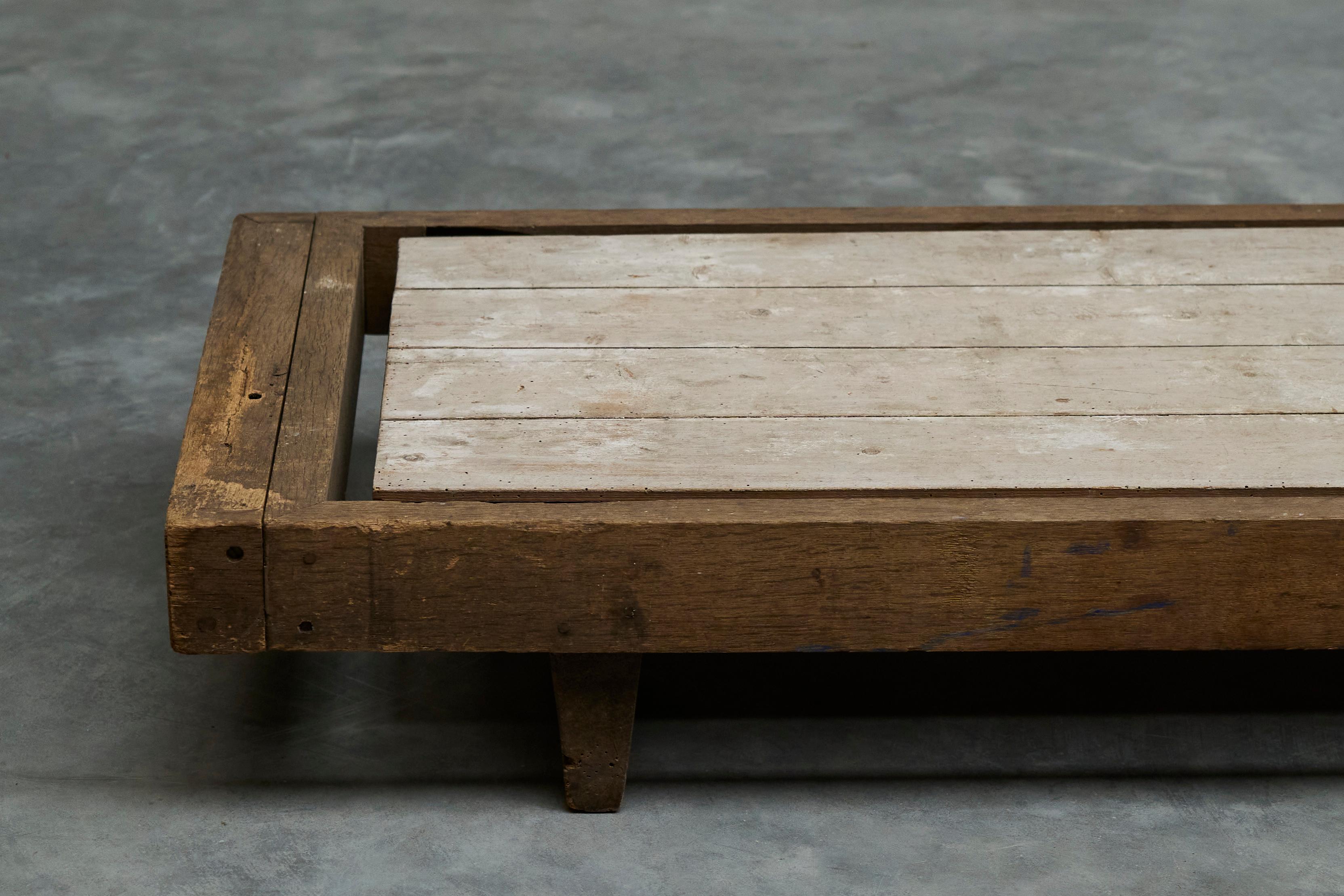 Grande table basse Axel Vervoordt style Wabi Sabi Milieu du 20e siècle en vente 11