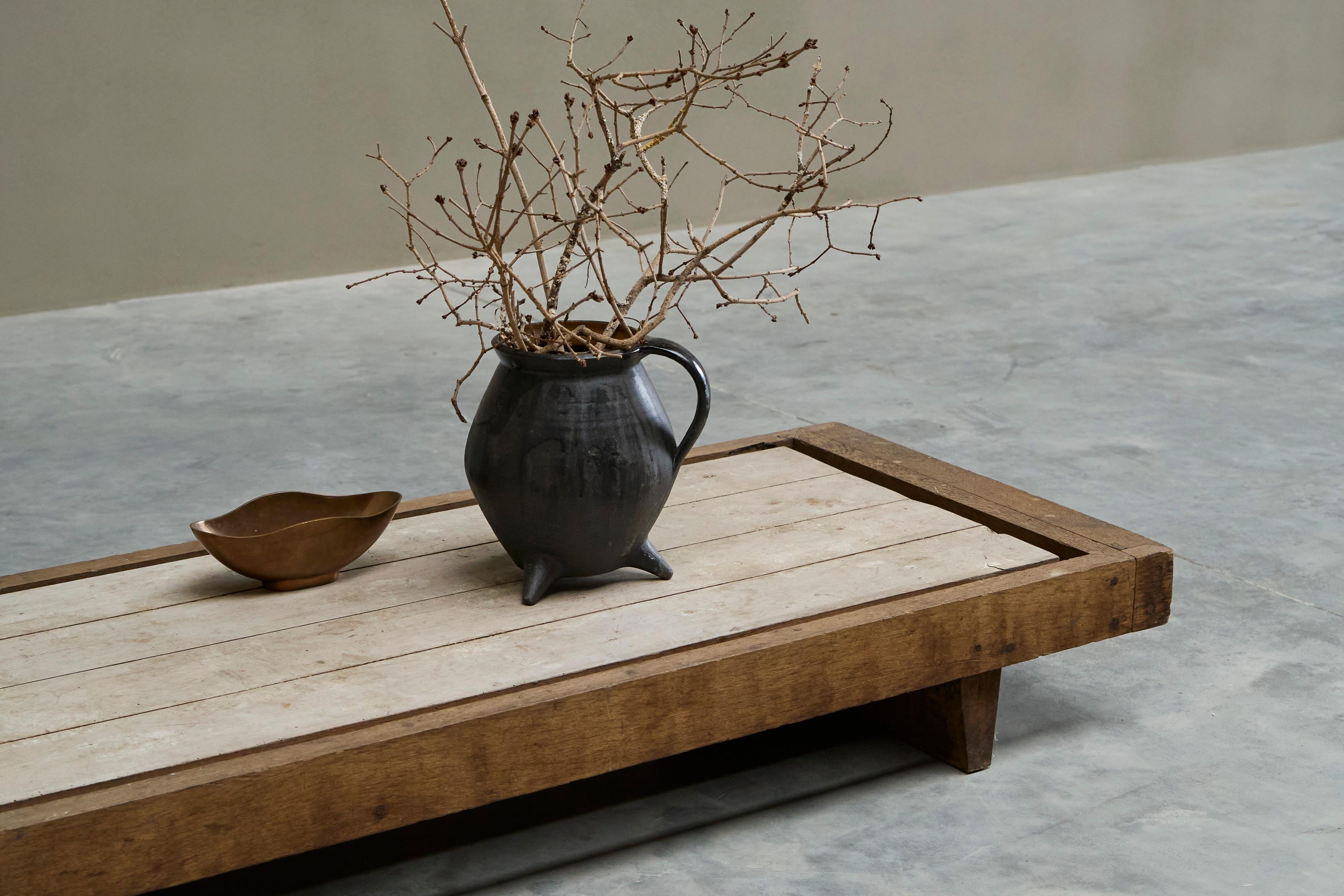 Grande table basse Axel Vervoordt style Wabi Sabi Milieu du 20e siècle en vente 13