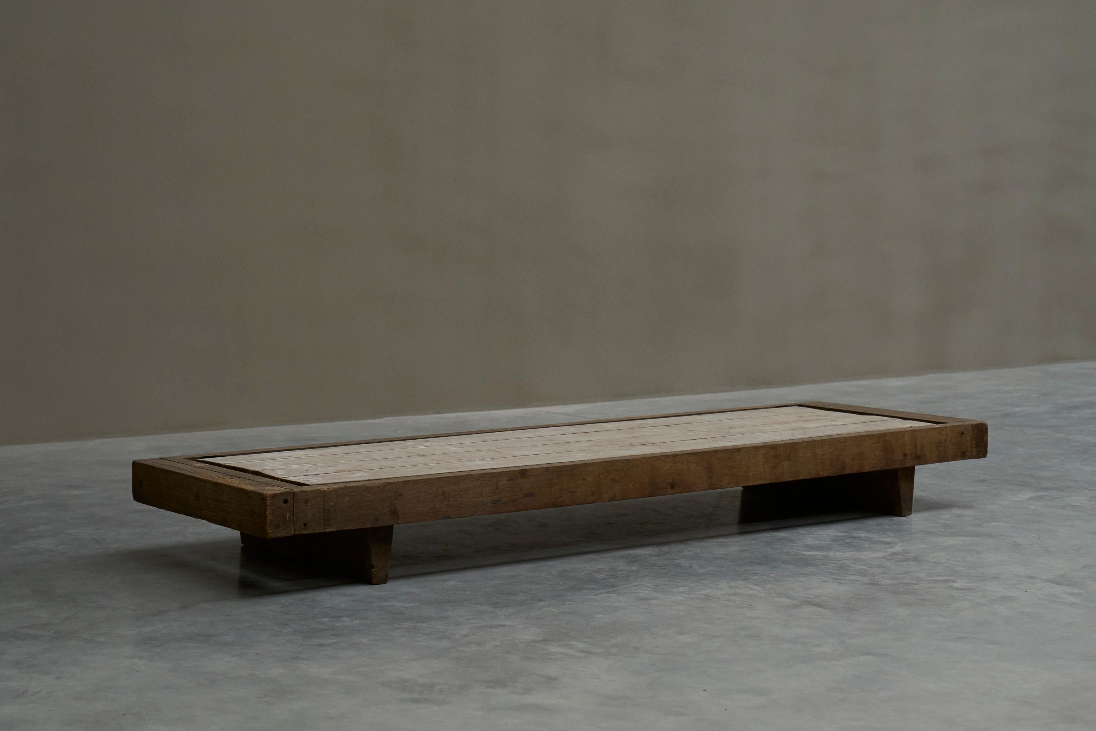 Grande table basse Axel Vervoordt style Wabi Sabi Milieu du 20e siècle en vente 2