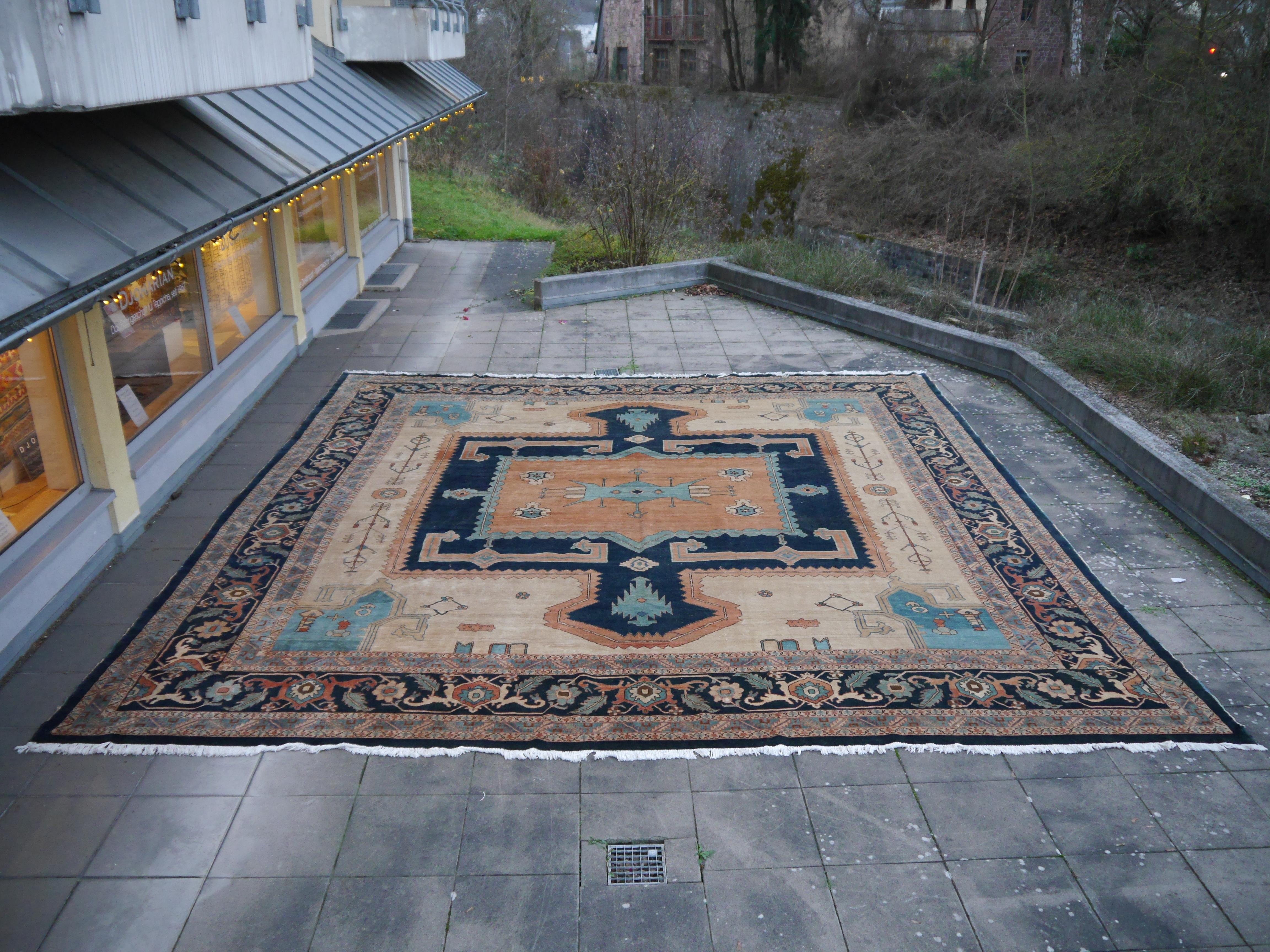 Heriz Azeri Teppich 20 x 16 Fuß 600 x 490 cm Bakhshaish Stil Djoharian Kollektion (Handgeknüpft) im Angebot