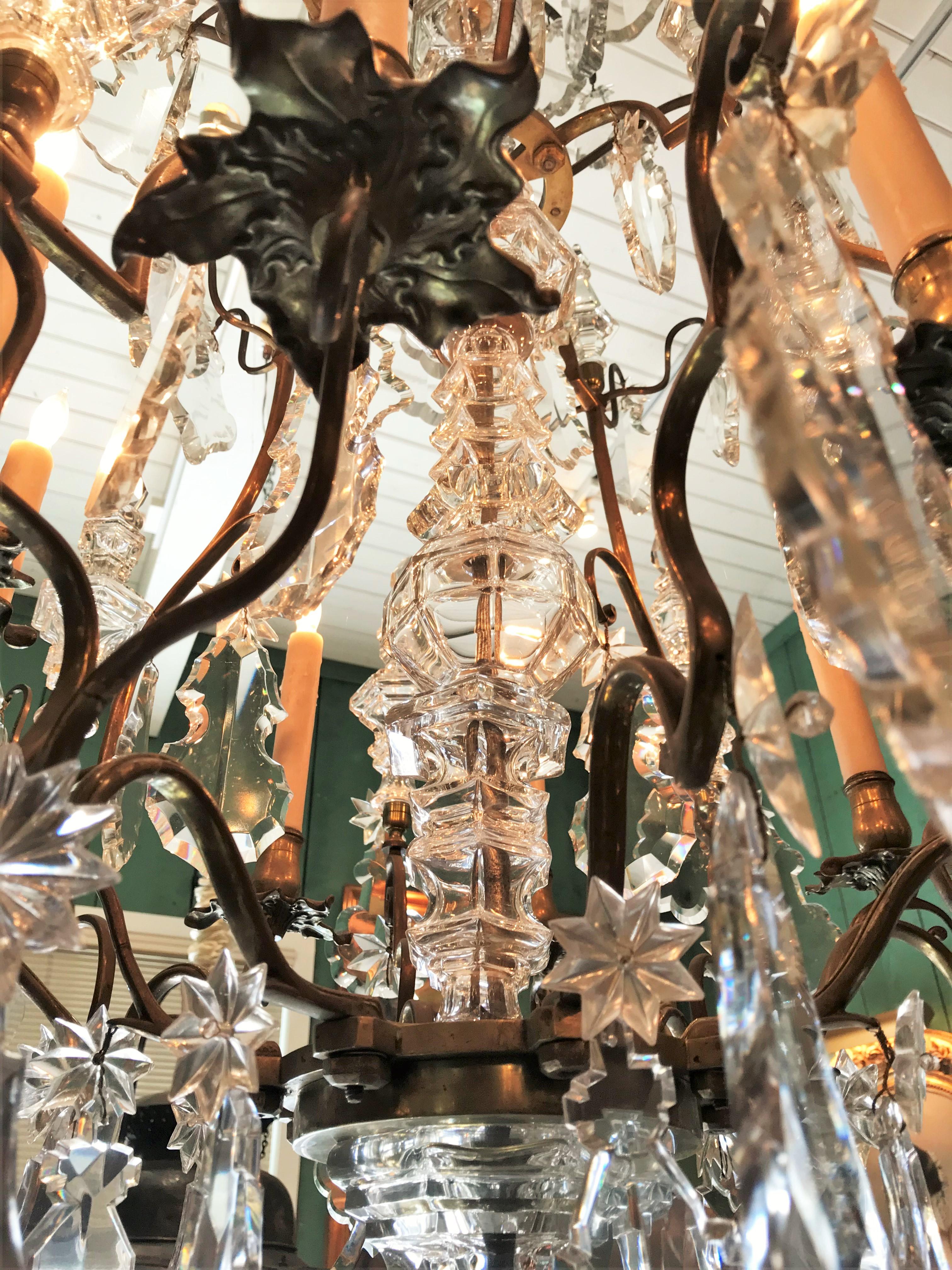 Grand lustre ancien lustre de salle à manger plafonnier à 8 lumières en cristal Baccarat en vente 4