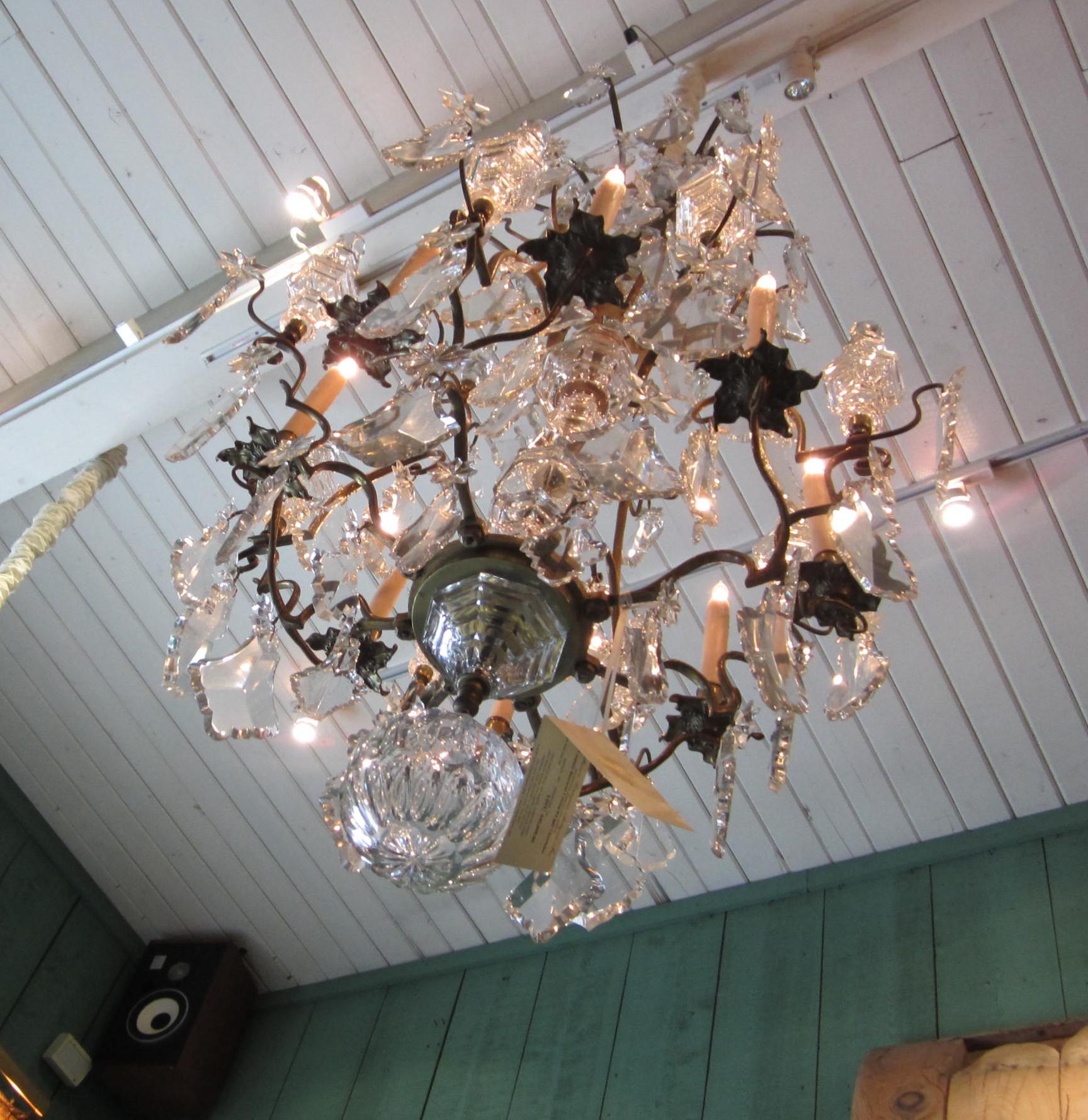 Gran araña de cristal antiguo de Baccarat Techo de comedor Colgante de 8 luces en venta 6