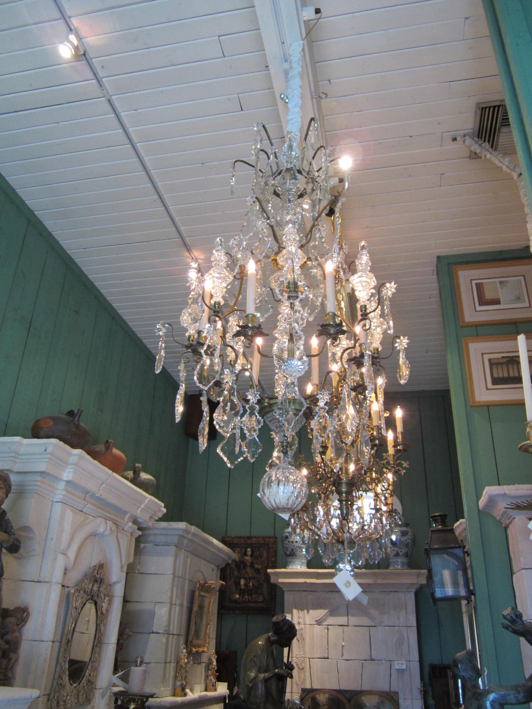 Gran araña de cristal antiguo de Baccarat Techo de comedor Colgante de 8 luces en venta 7