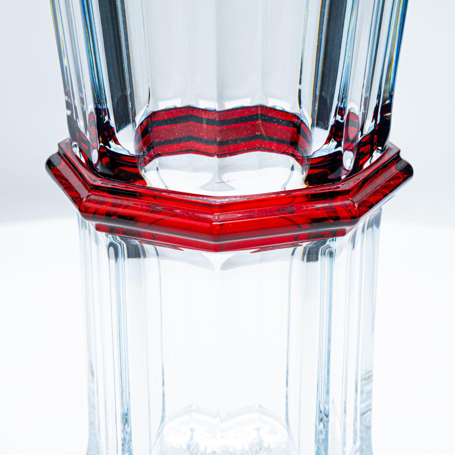 Fin du 20e siècle Grand vase Baccarat, cristal rouge profond  France en vente