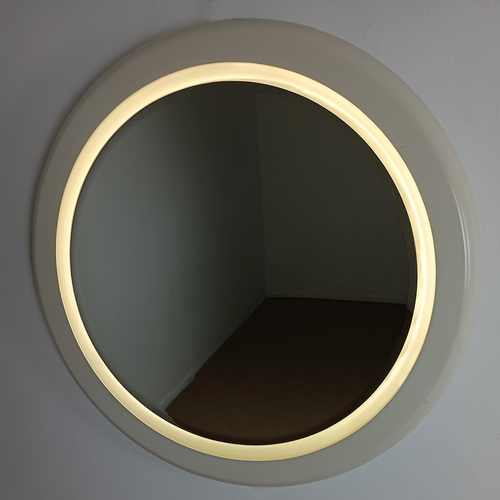 Large Mid-Century Modern Backlit Mirror in Lacquered Wood - Italy, 1970 For Sale 1
