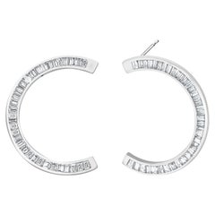 Gran diamante baguette 6,60 quilates Luna creciente Pendientes de oro blanco 1,20 pulgadas