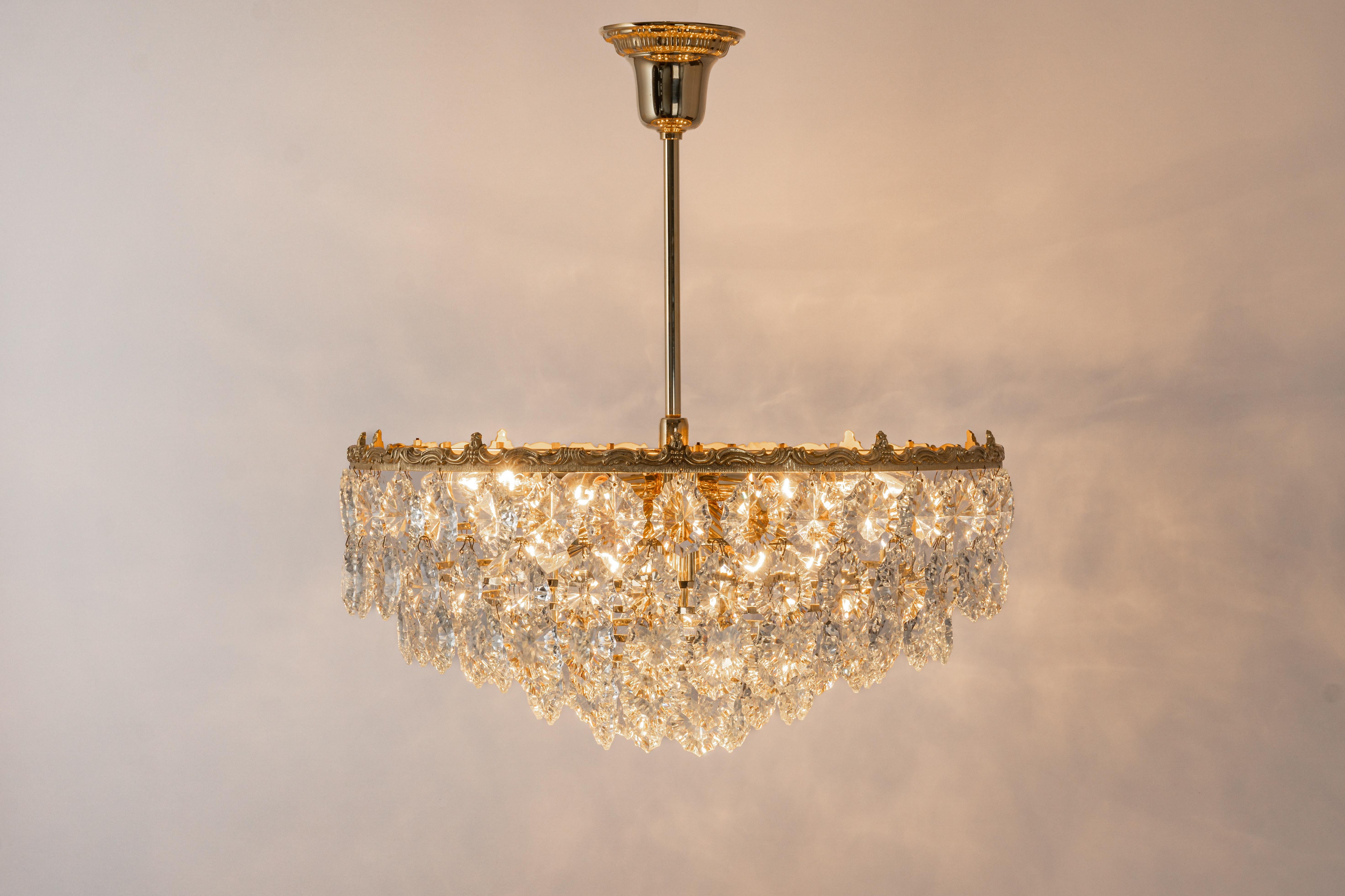 Large Bakalowits Chandelier, Brass and Crystal Glass, Austria, 1960s For Sale 2