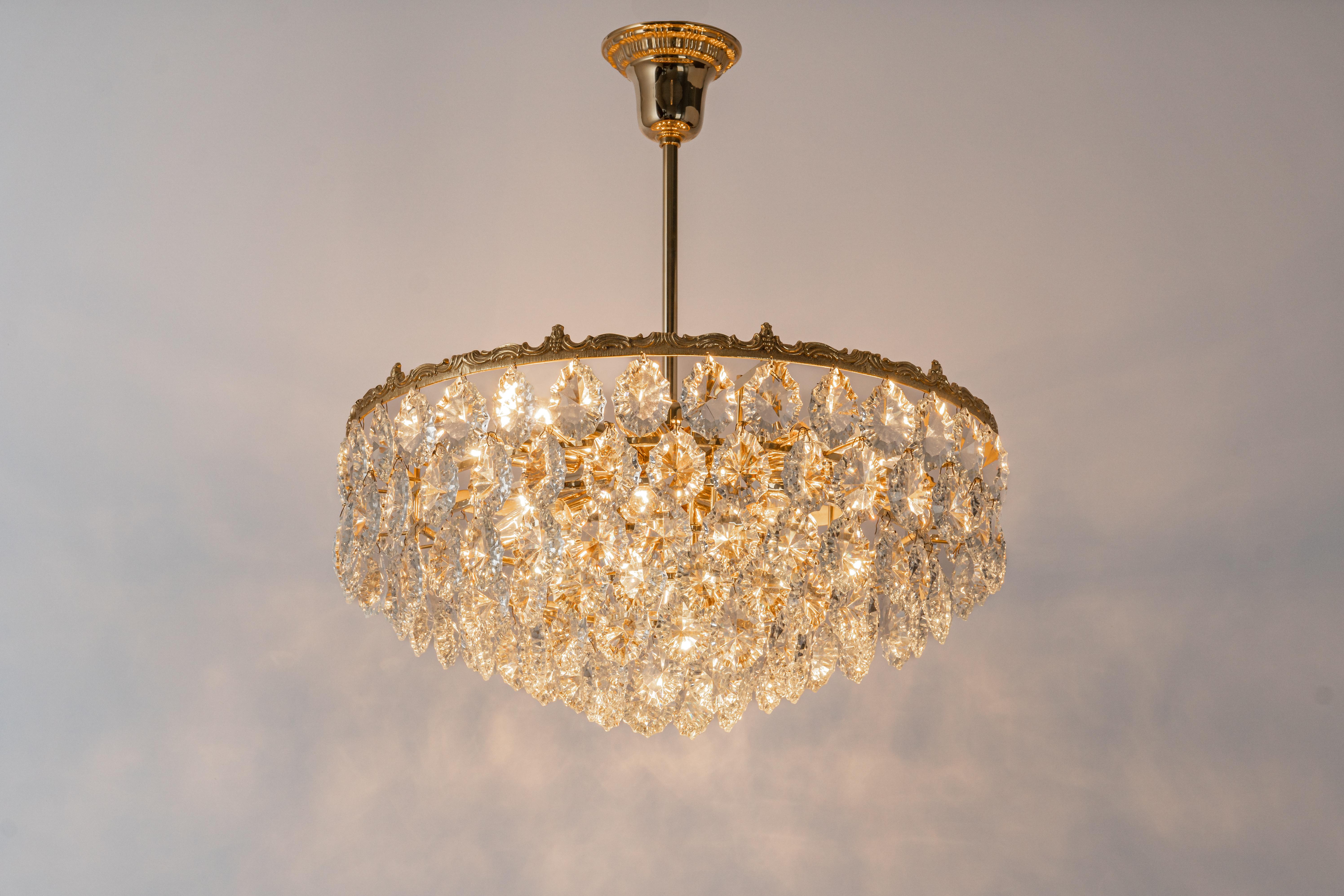 Large Bakalowits Chandelier, Brass and Crystal Glass, Austria, 1960s For Sale 3