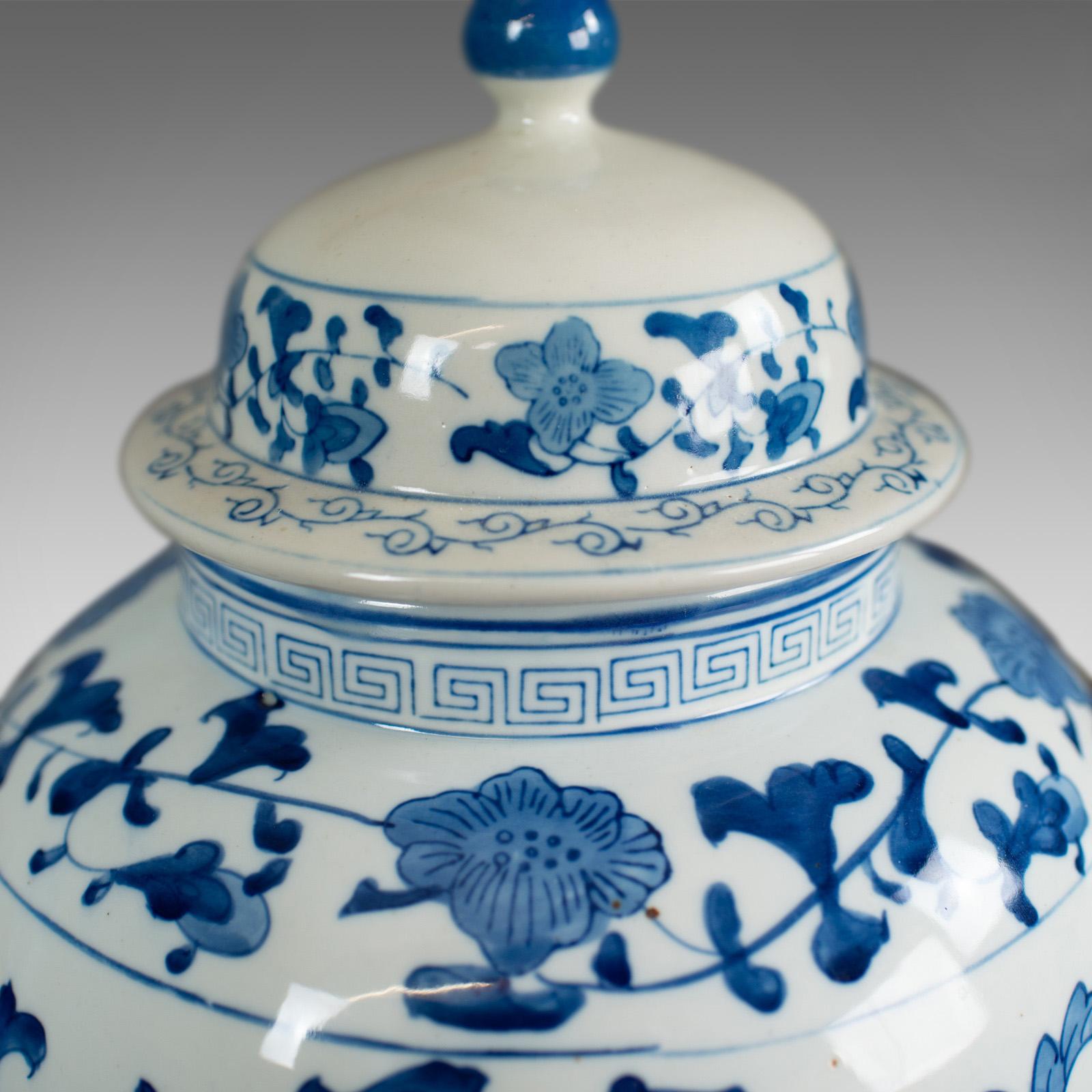 Chinese Export Large Baluster Vase and Cover, Blue & White, Chinese, Ceramic, Urn, 20th Century