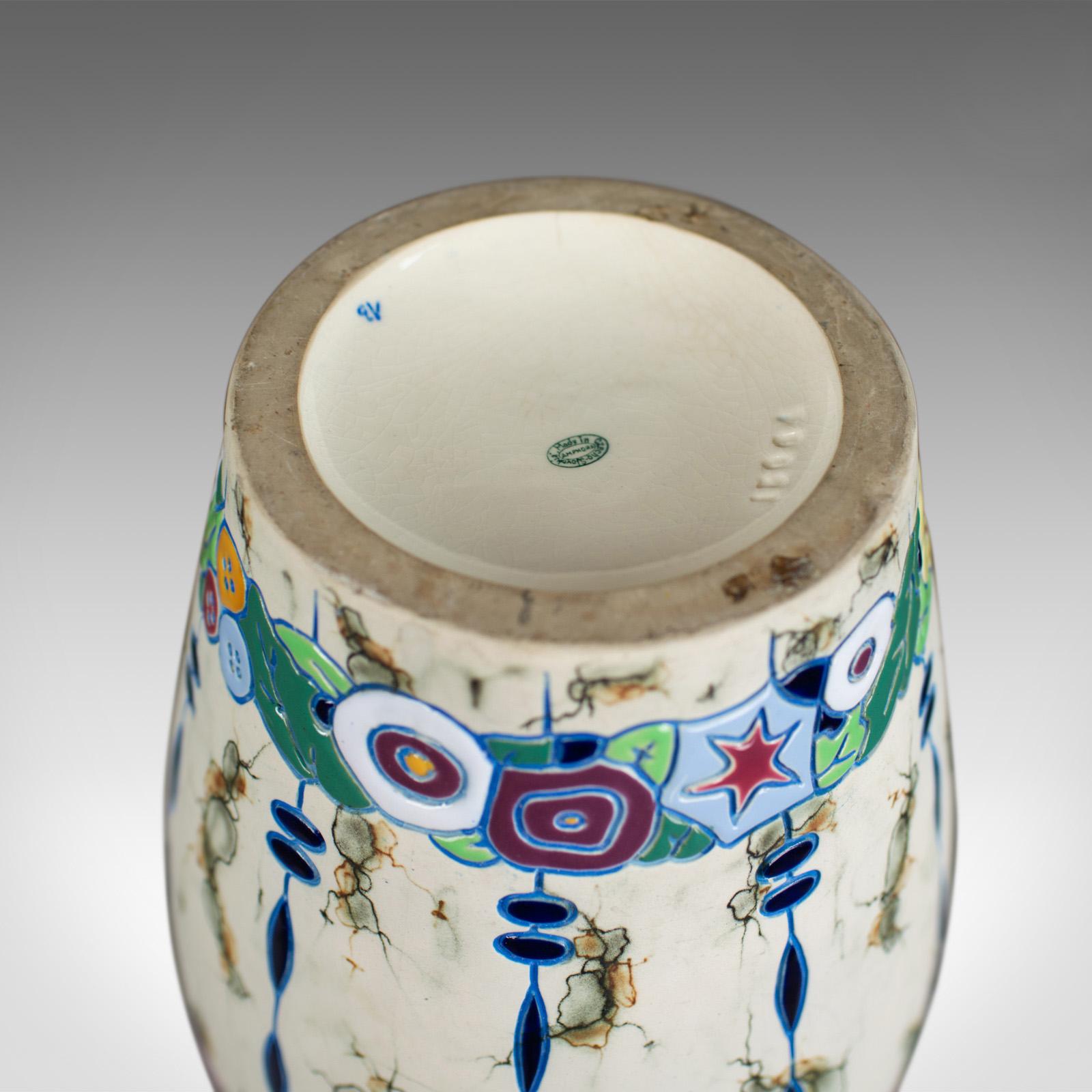Poteries Grand vase balustre, poterie Amphora de Tchécoslovaquie, milieu du 20e siècle en vente
