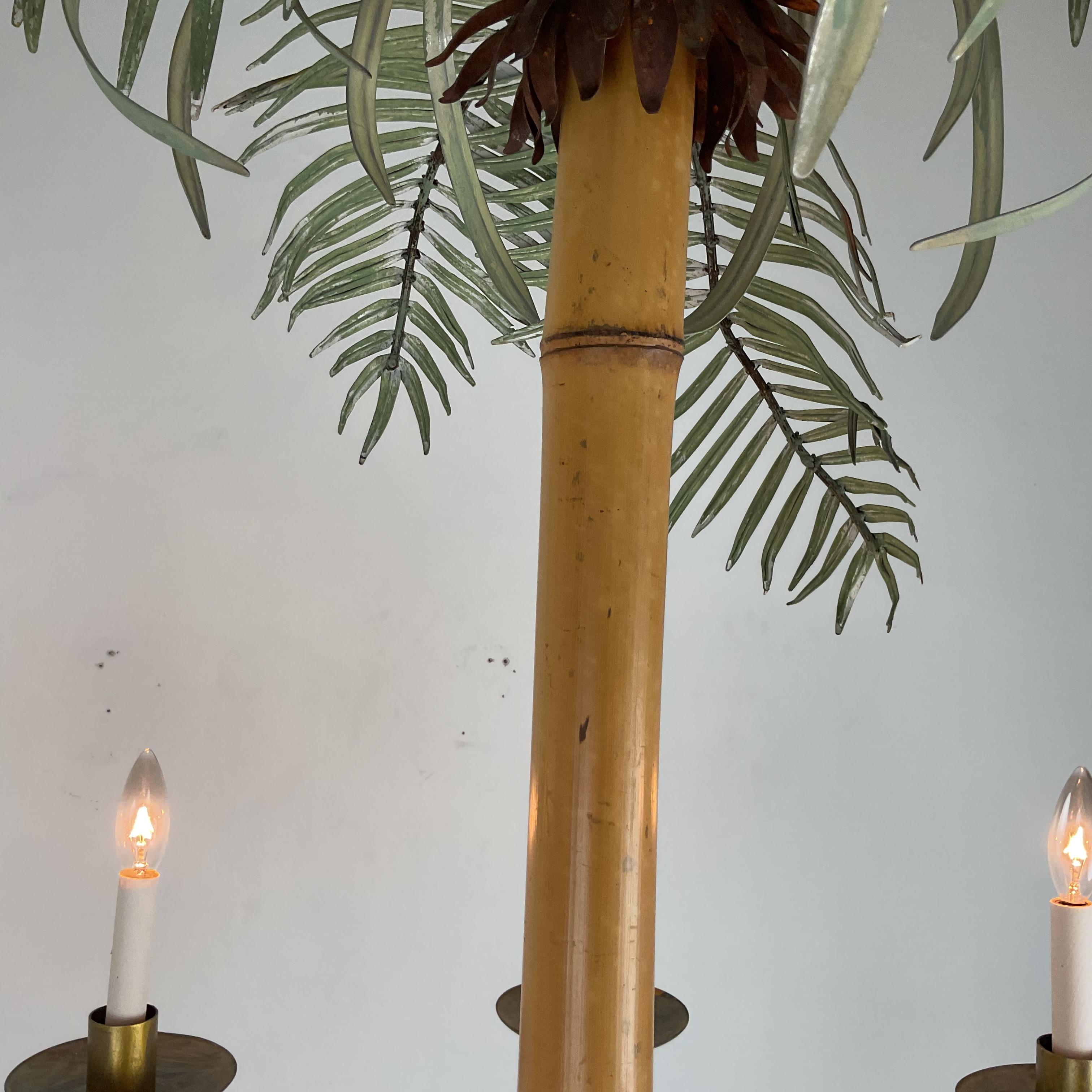 Grande lampadario a forma di palma in bambù e metallo in vendita 1